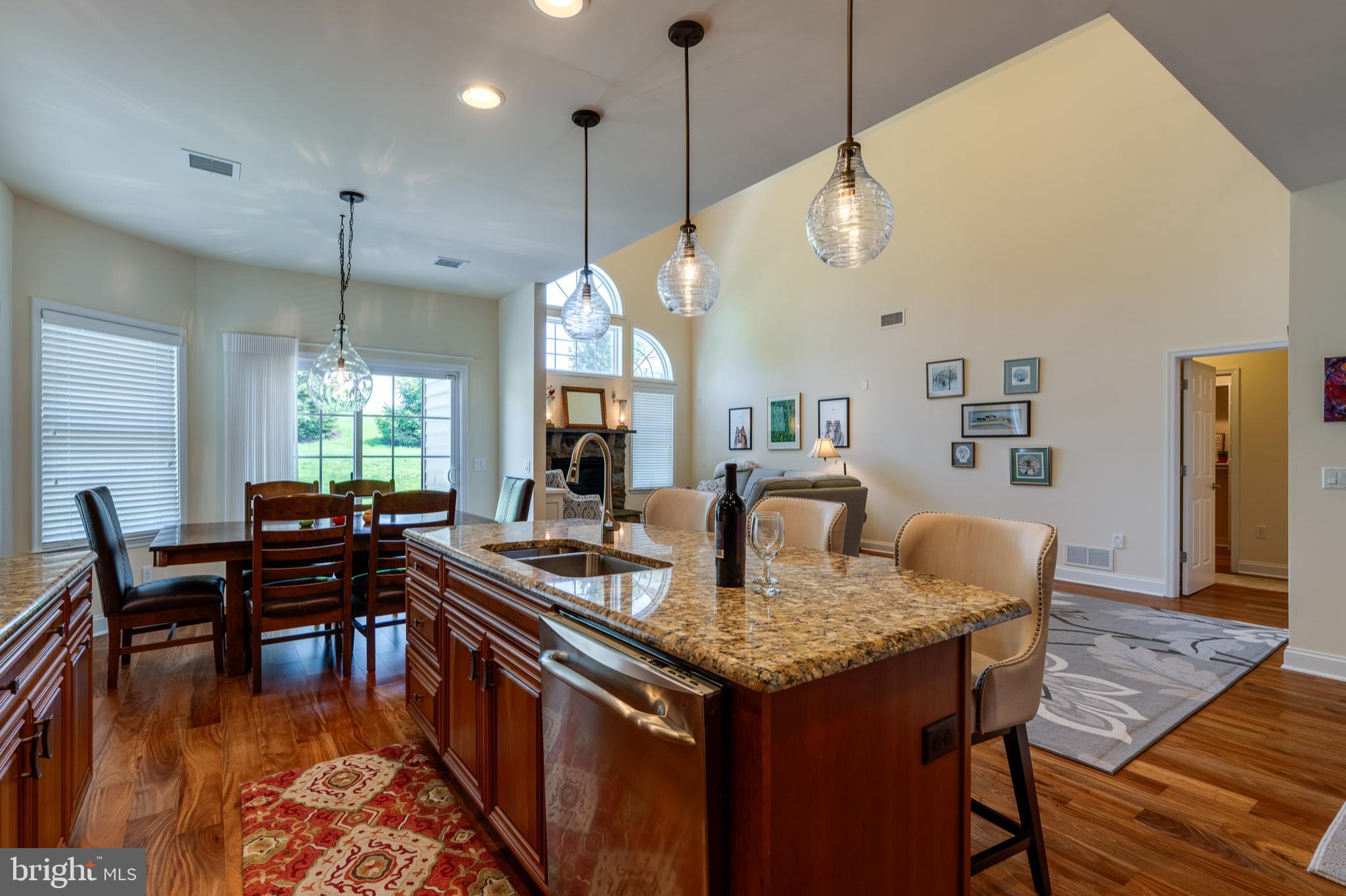 FOUR SEASONS AT RAPHO - Residential