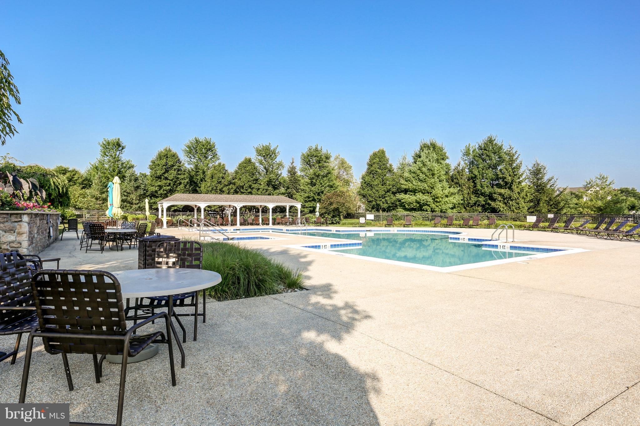 FOUR SEASONS AT RAPHO - Residential