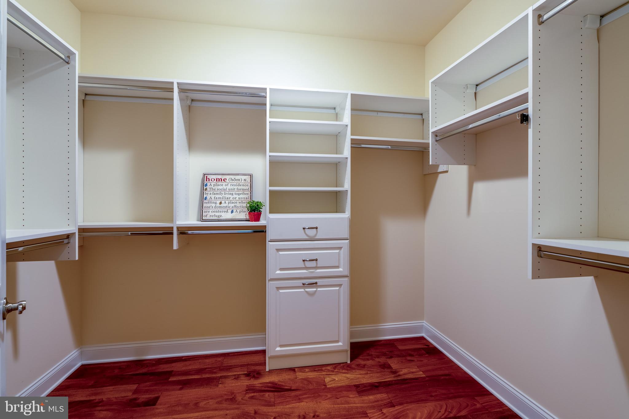 FOUR SEASONS AT RAPHO - Residential