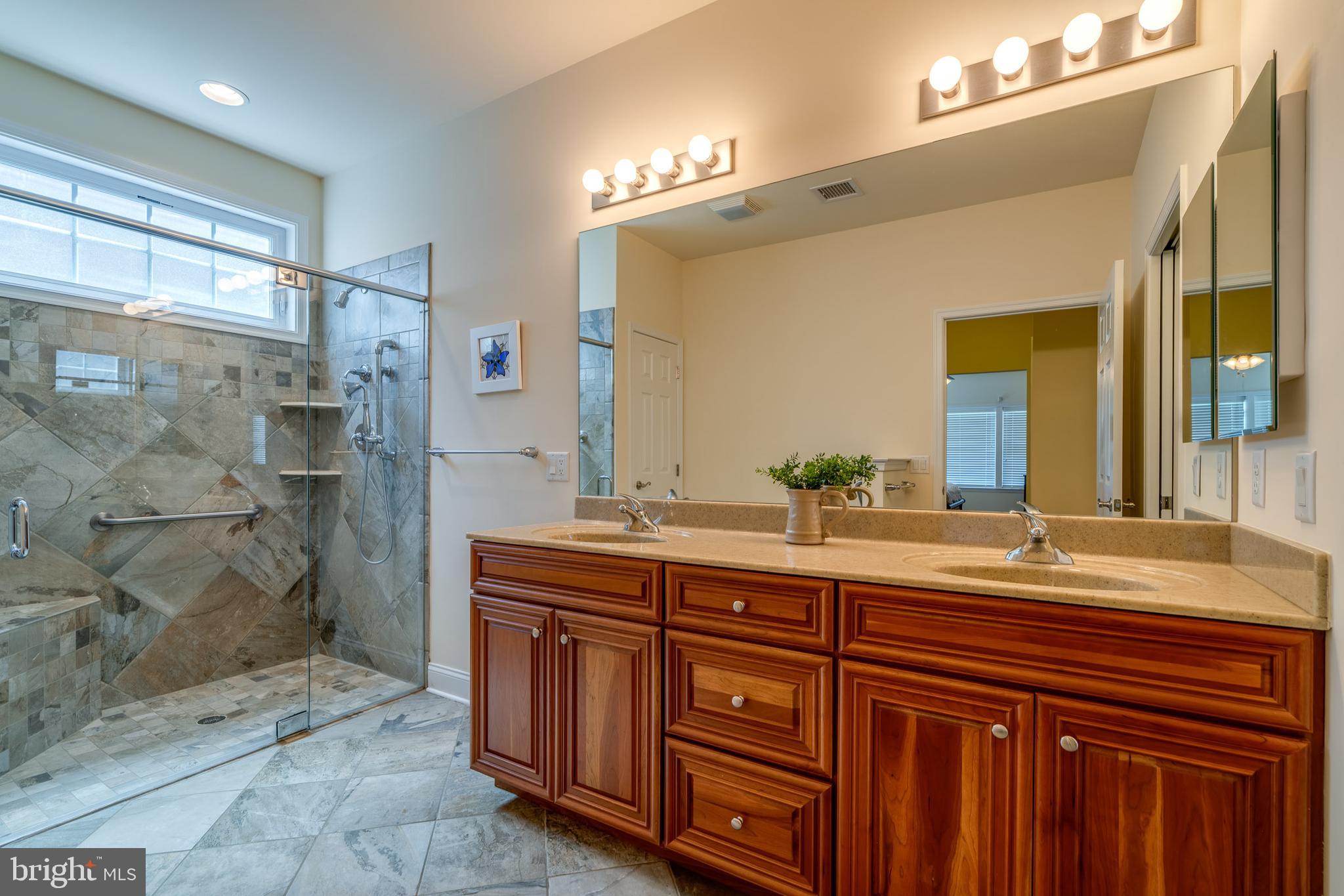 FOUR SEASONS AT RAPHO - Residential