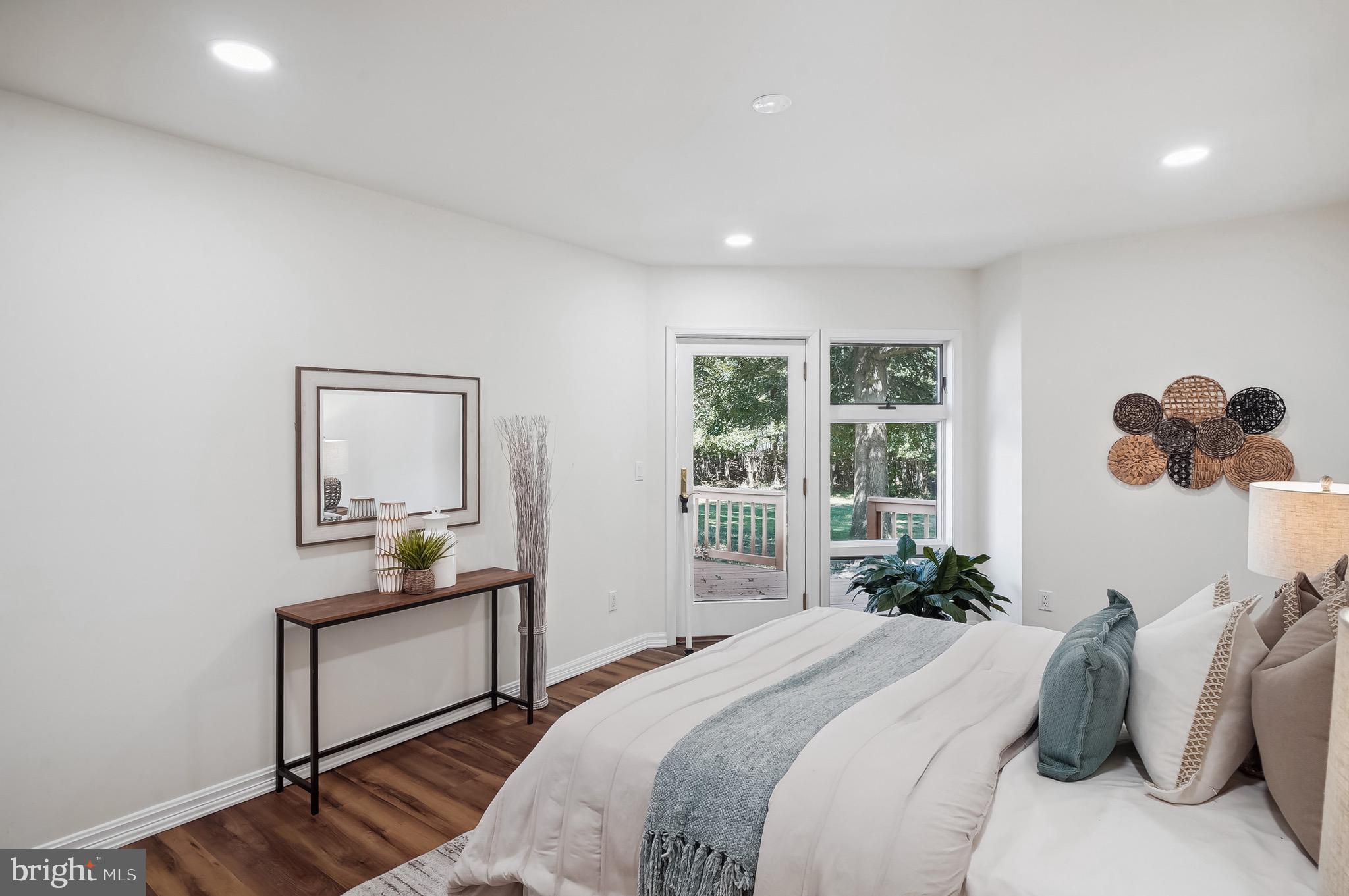 BRIDGE POINTE TOWNHOUSES - Residential