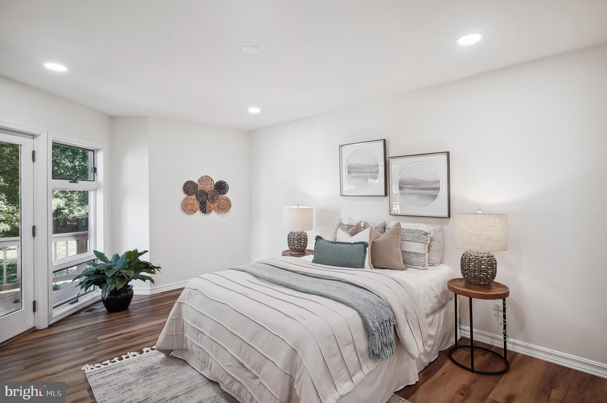 BRIDGE POINTE TOWNHOUSES - Residential