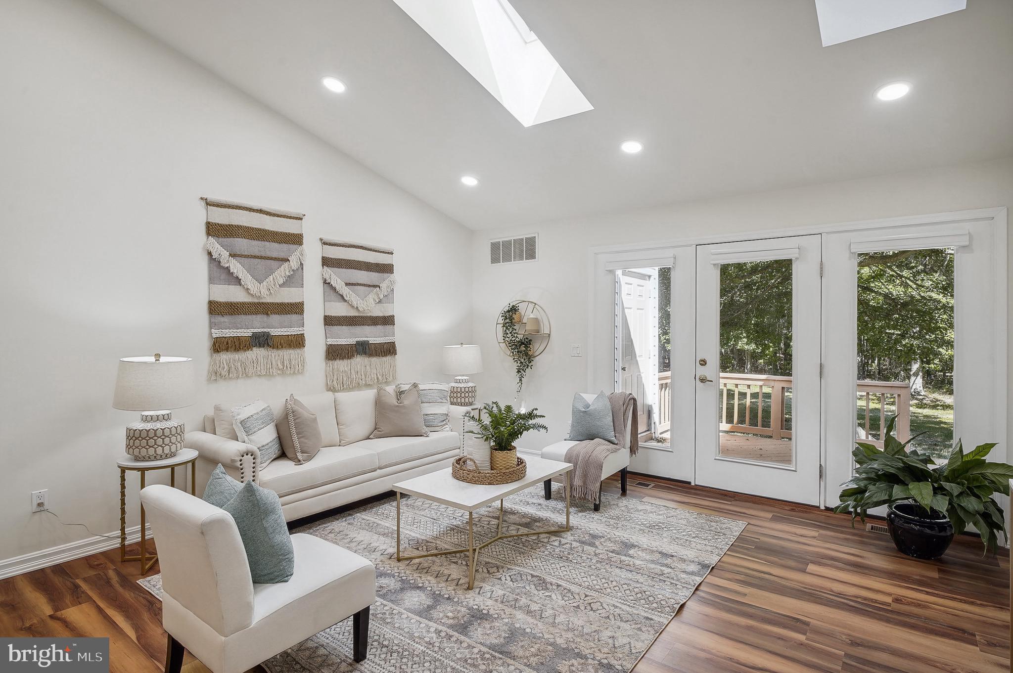 BRIDGE POINTE TOWNHOUSES - Residential