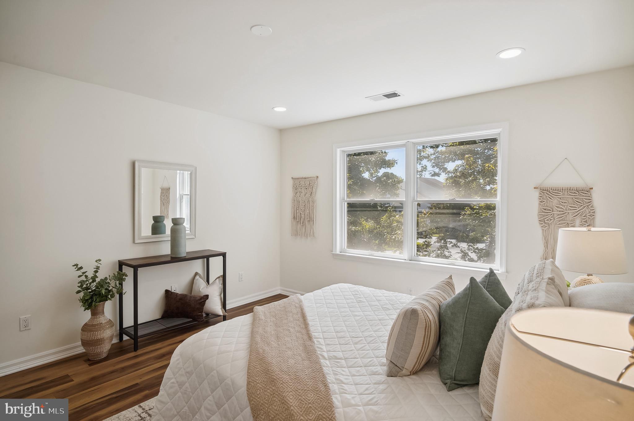 BRIDGE POINTE TOWNHOUSES - Residential