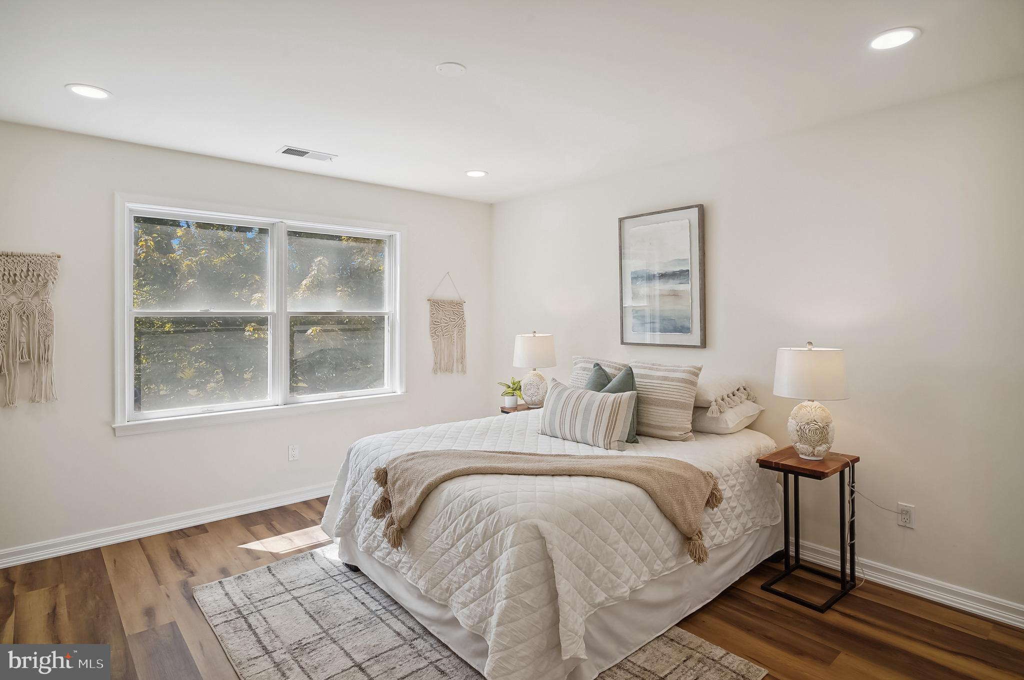 BRIDGE POINTE TOWNHOUSES - Residential