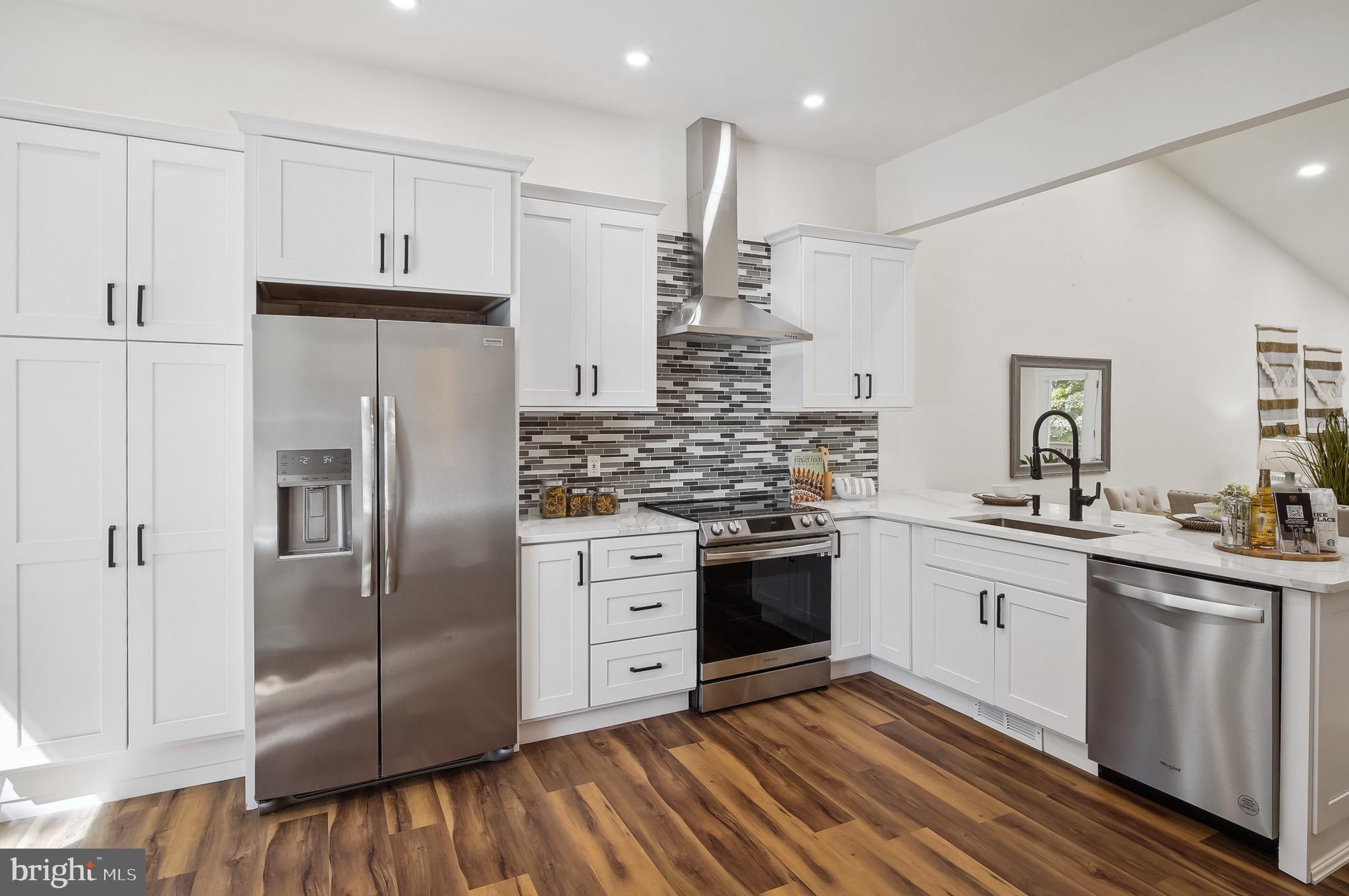 BRIDGE POINTE TOWNHOUSES - Residential