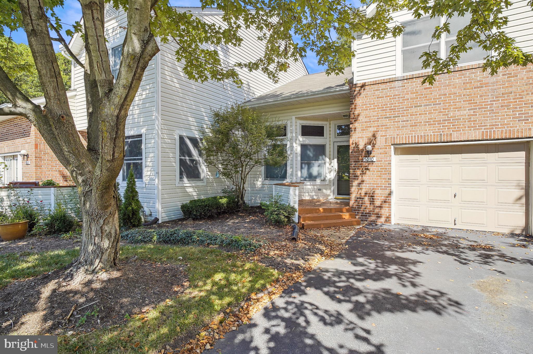 BRIDGE POINTE TOWNHOUSES - Residential