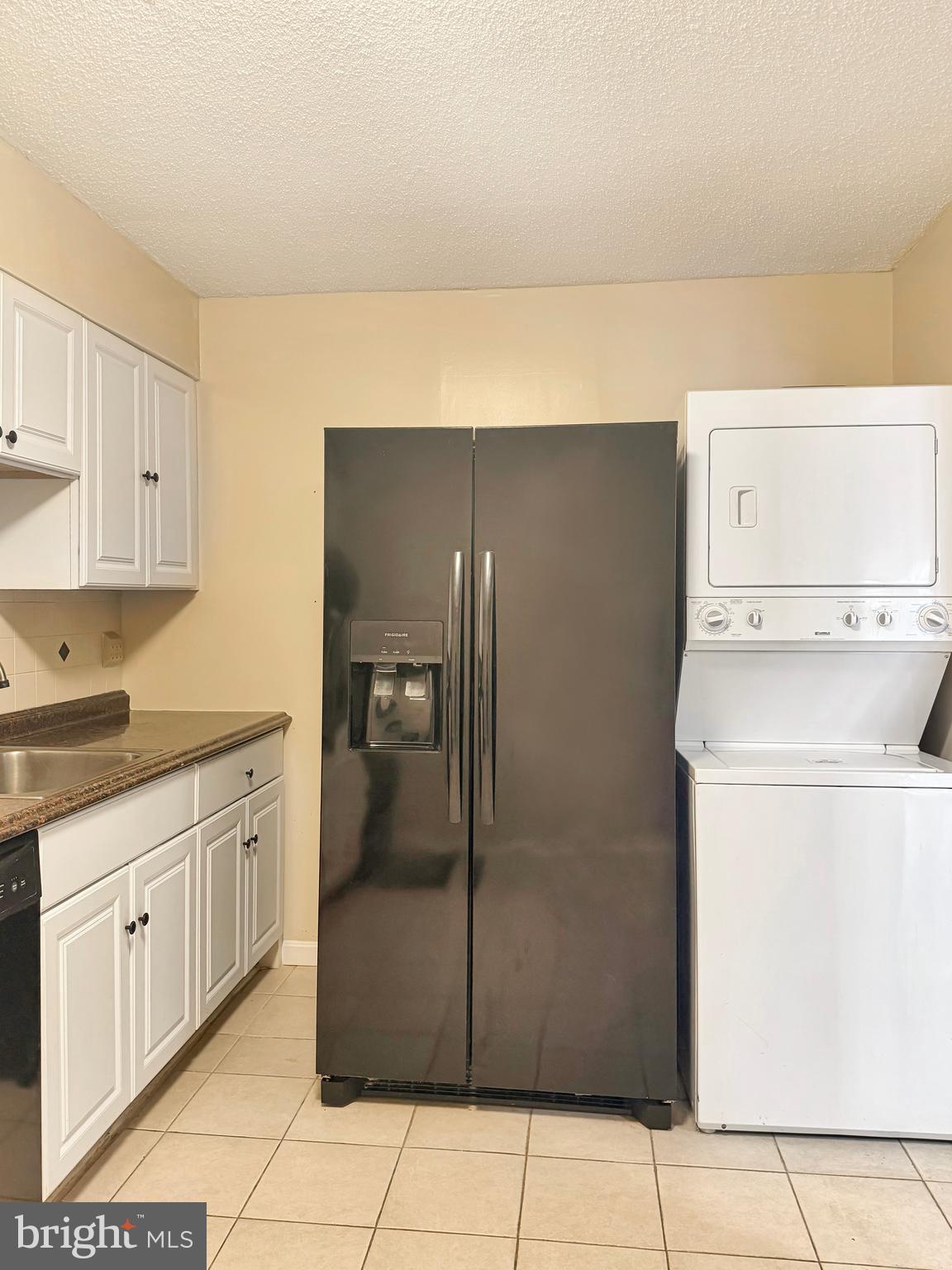 LEISURE WORLD - Residential