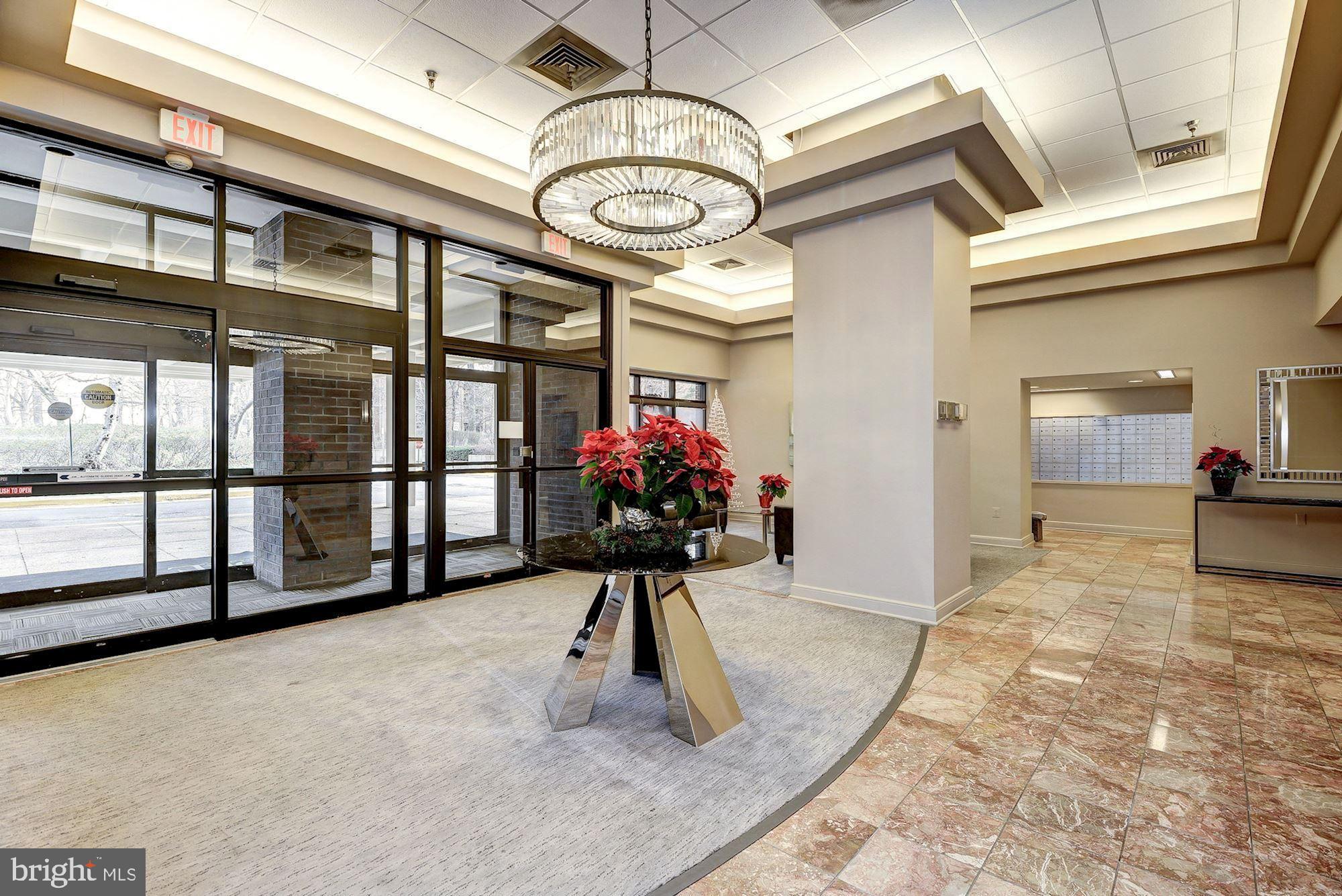 ENCORE OF MCLEAN - Residential