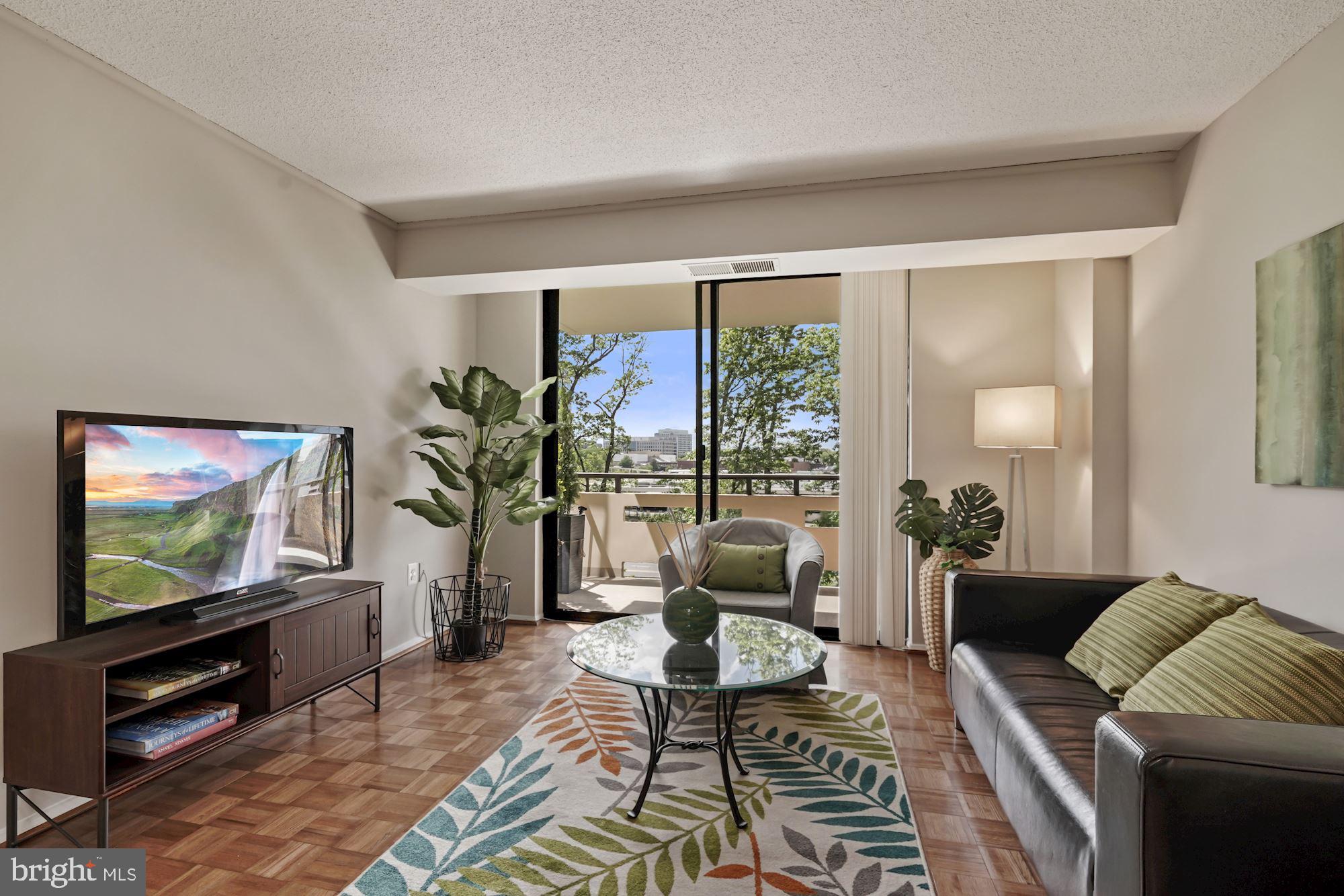 ENCORE OF MCLEAN - Residential