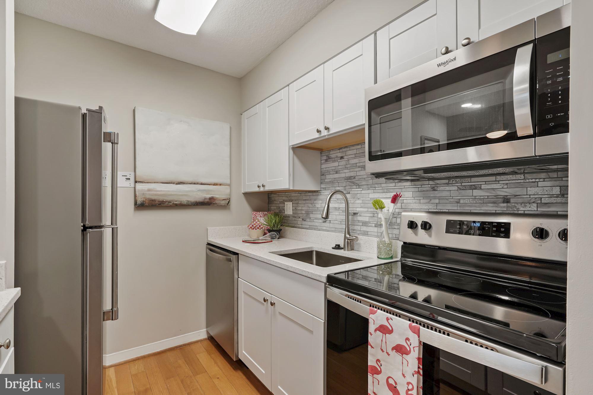 ENCORE OF MCLEAN - Residential