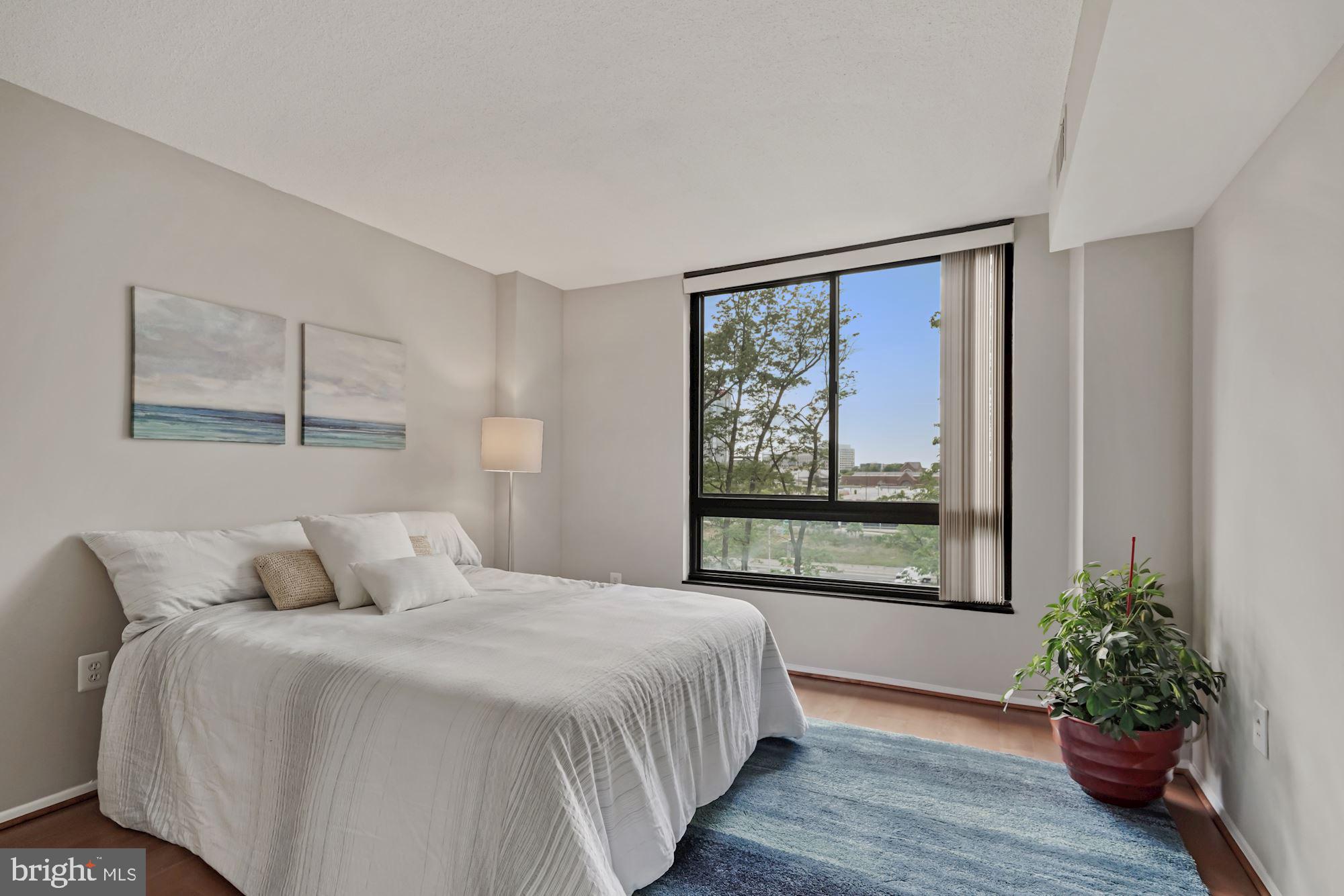 ENCORE OF MCLEAN - Residential