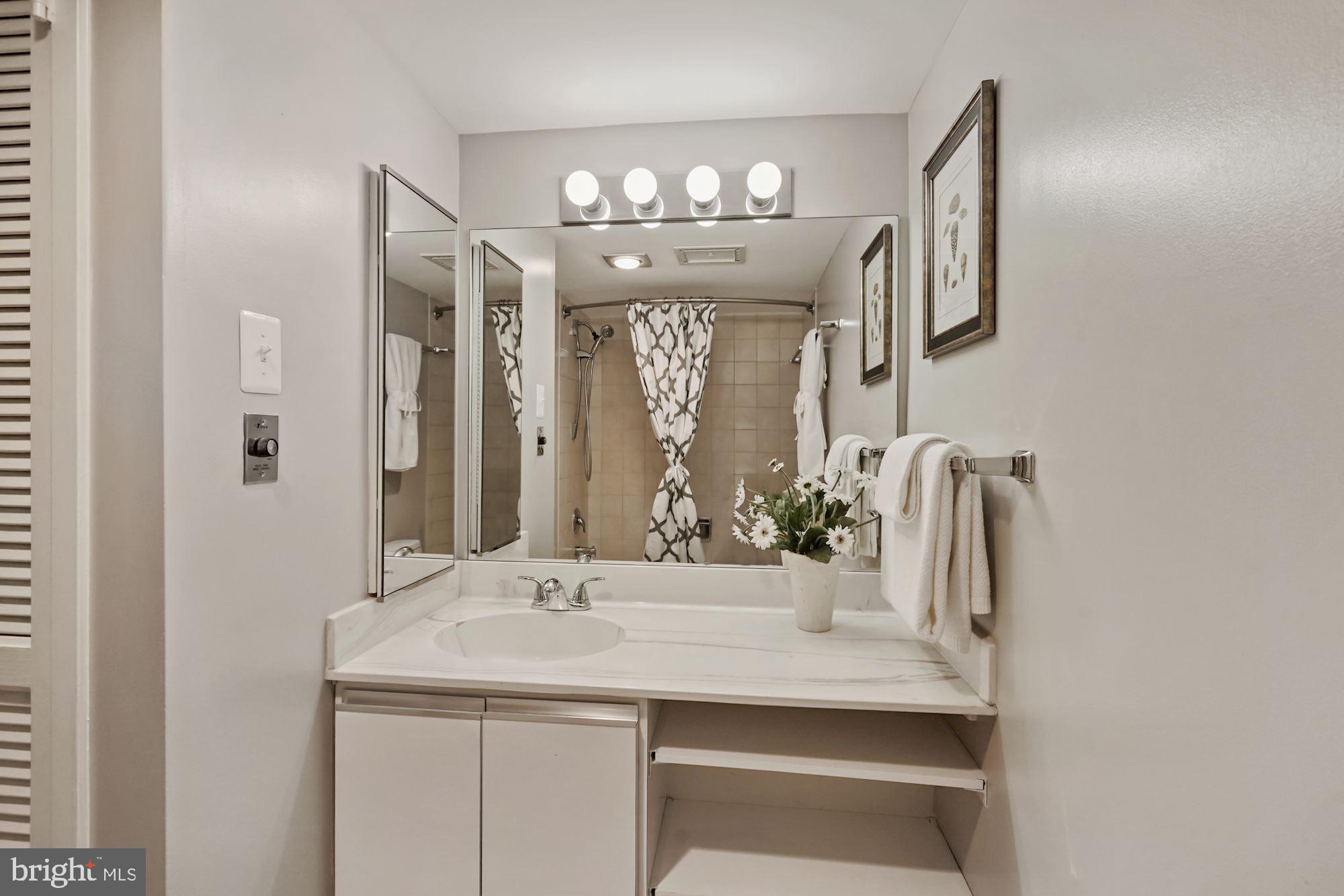 ENCORE OF MCLEAN - Residential