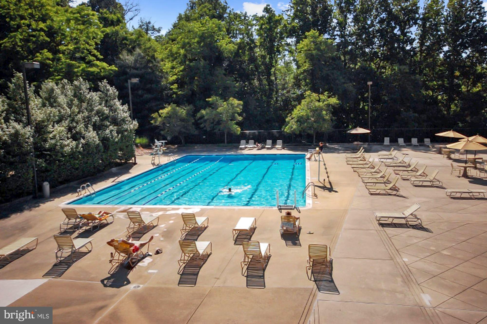 ENCORE OF MCLEAN - Residential