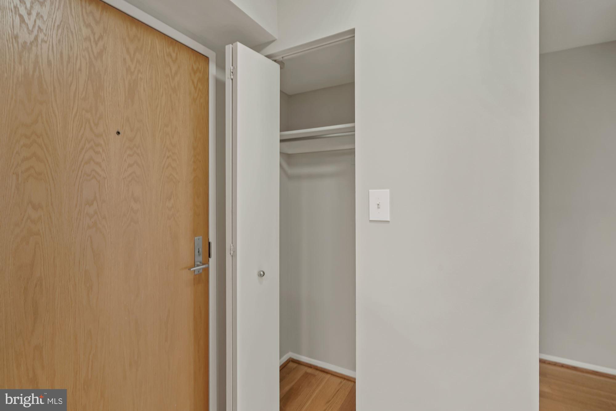 ENCORE OF MCLEAN - Residential