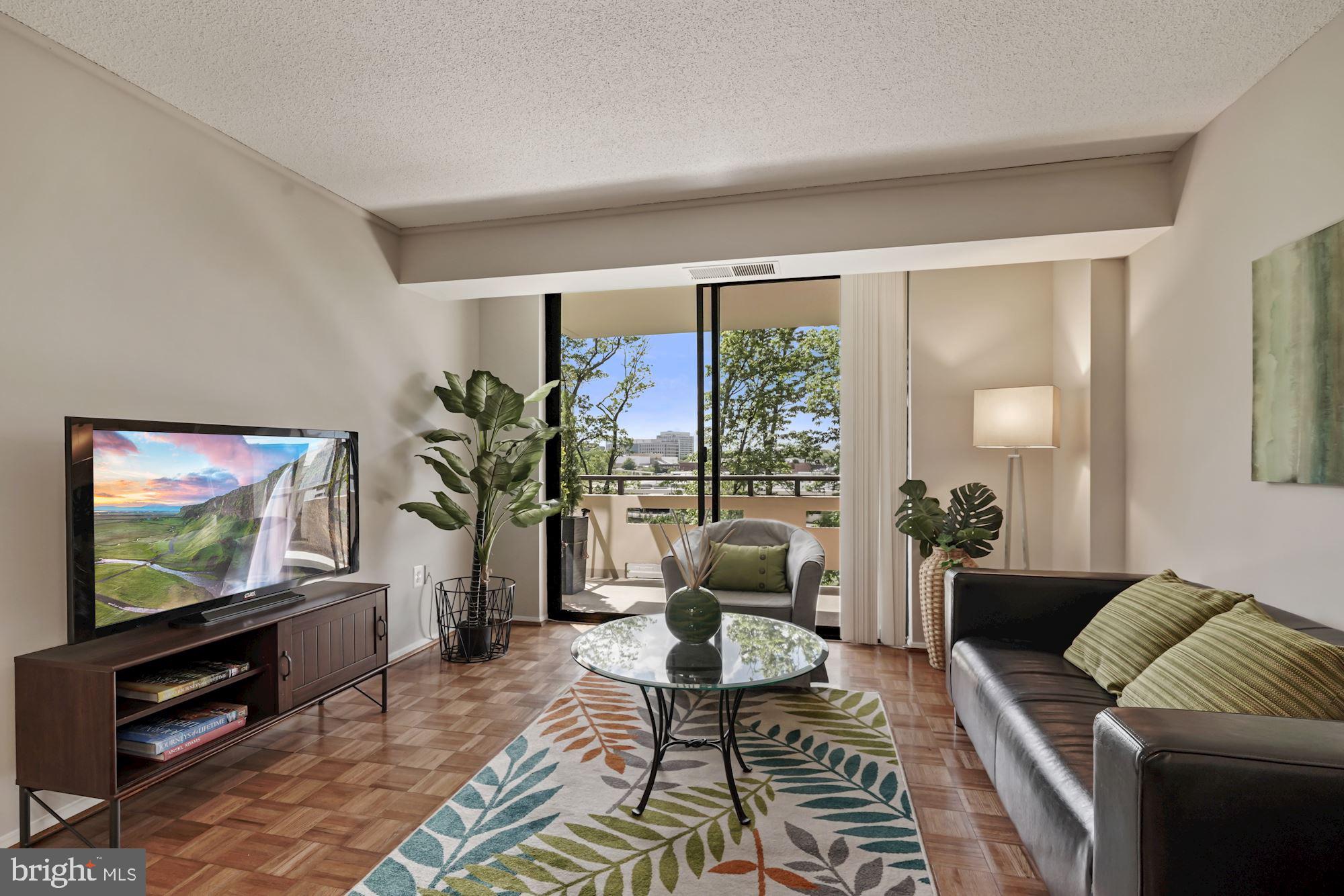 ENCORE OF MCLEAN - Residential