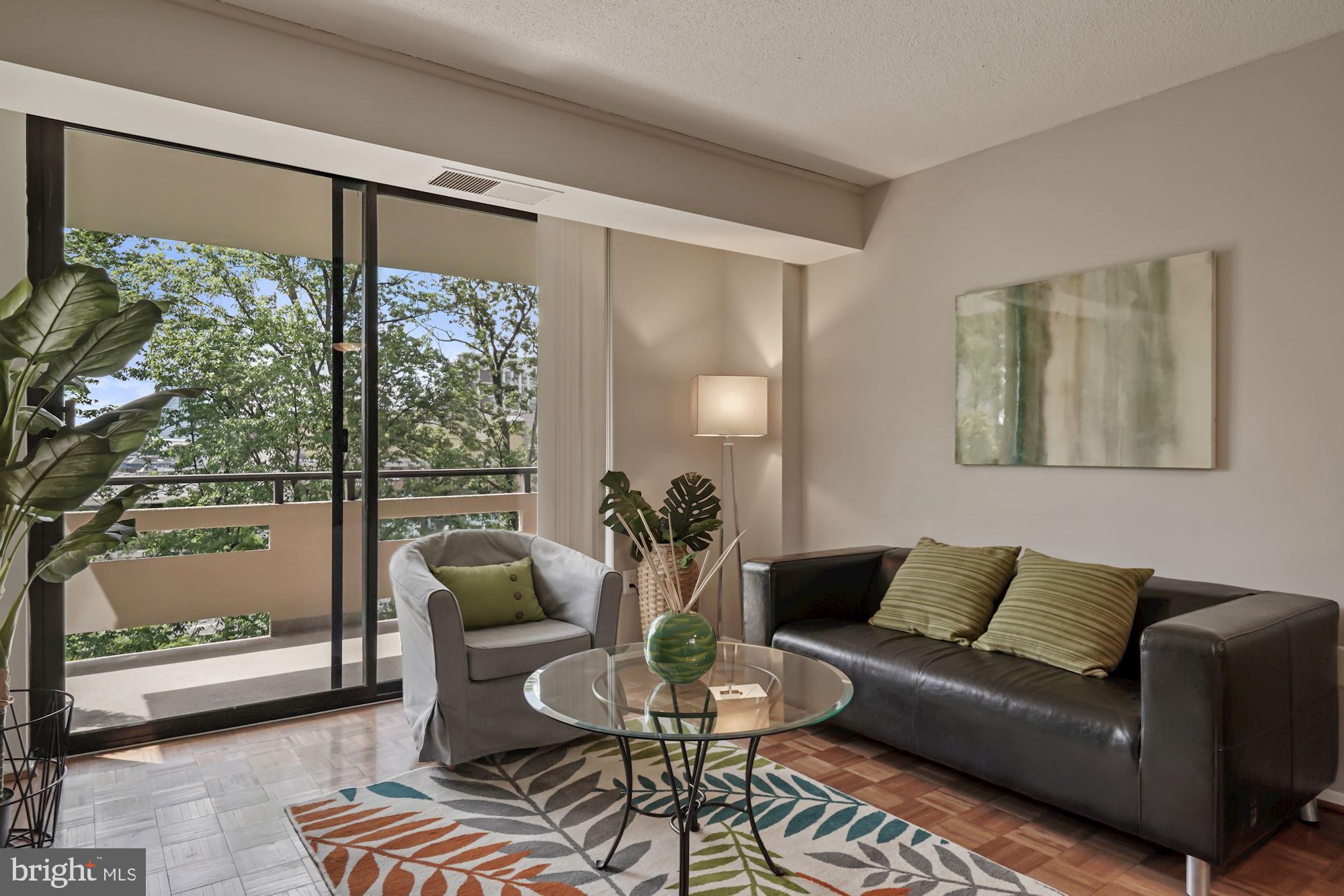 ENCORE OF MCLEAN - Residential