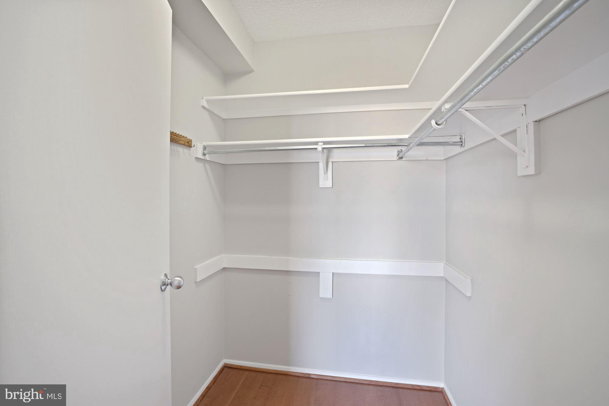 ENCORE OF MCLEAN - Residential