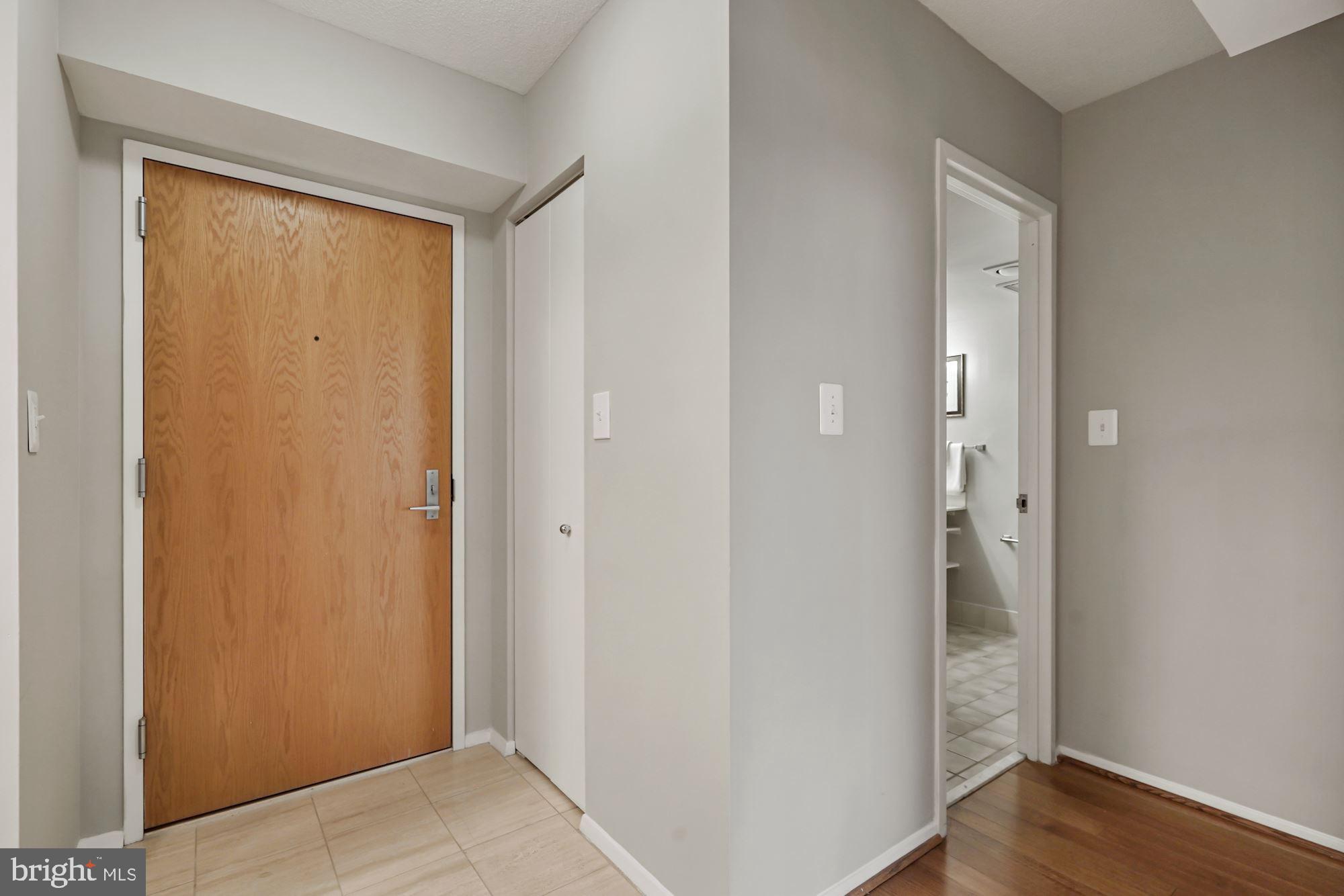 ENCORE OF MCLEAN - Residential