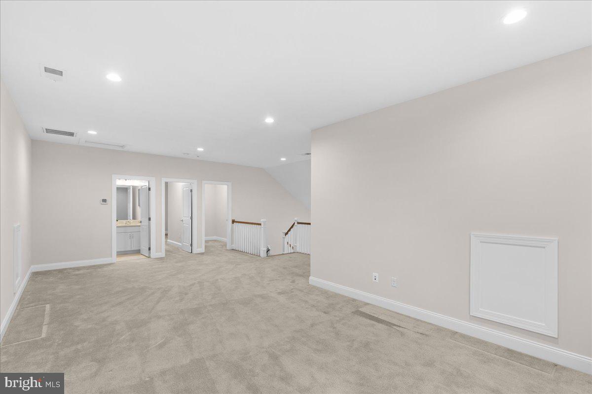 REGENCY AT CREEKSIDE - Residential