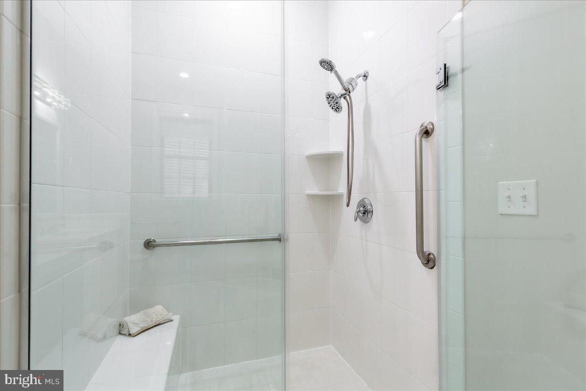 REGENCY AT CREEKSIDE - Residential