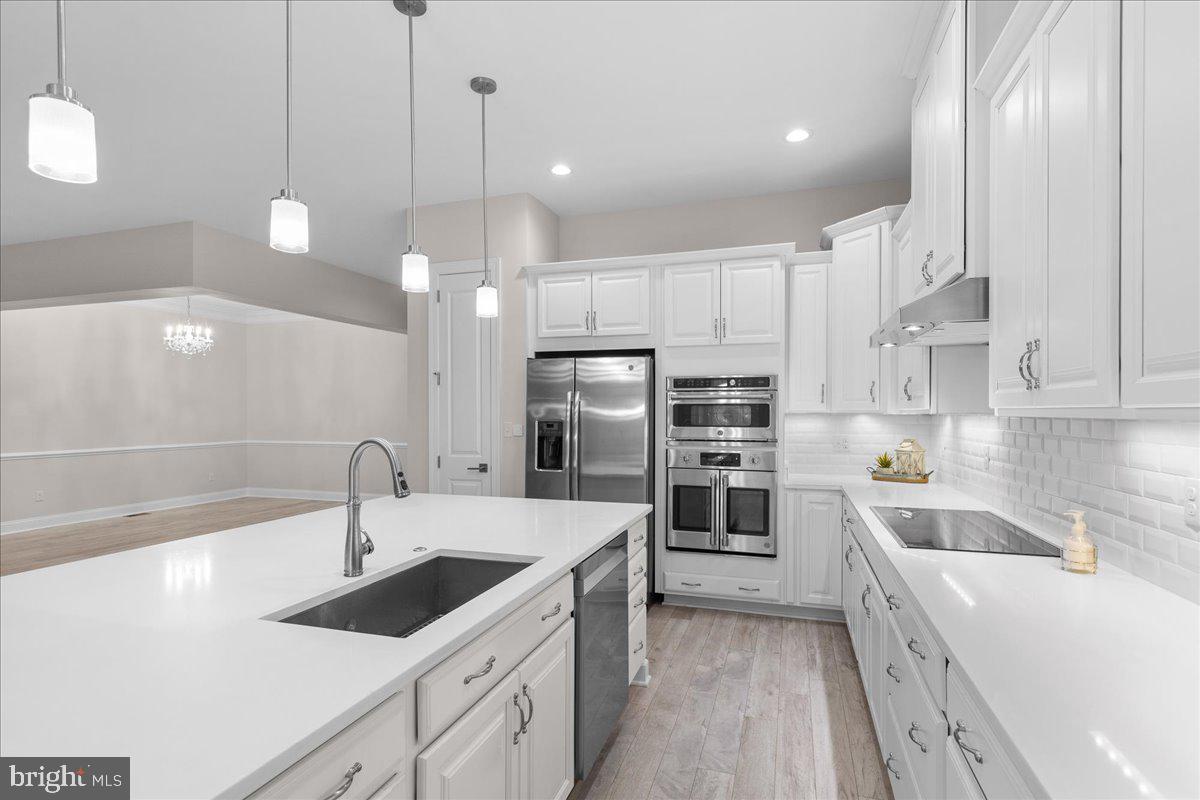 REGENCY AT CREEKSIDE - Residential