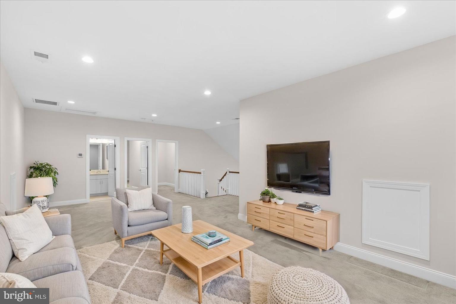 REGENCY AT CREEKSIDE - Residential