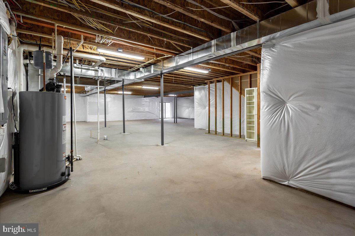 REGENCY AT CREEKSIDE - Residential