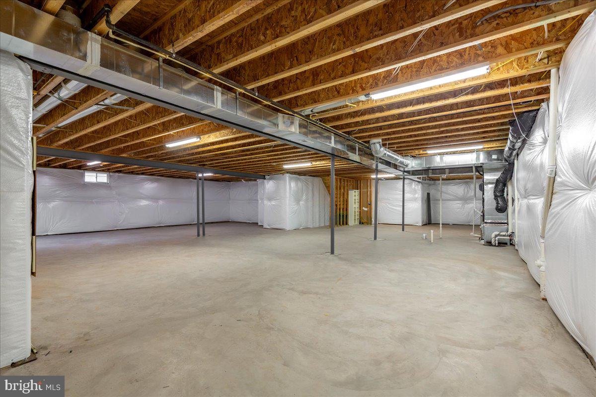 REGENCY AT CREEKSIDE - Residential