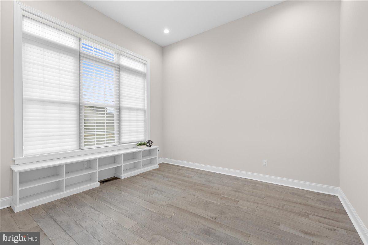 REGENCY AT CREEKSIDE - Residential