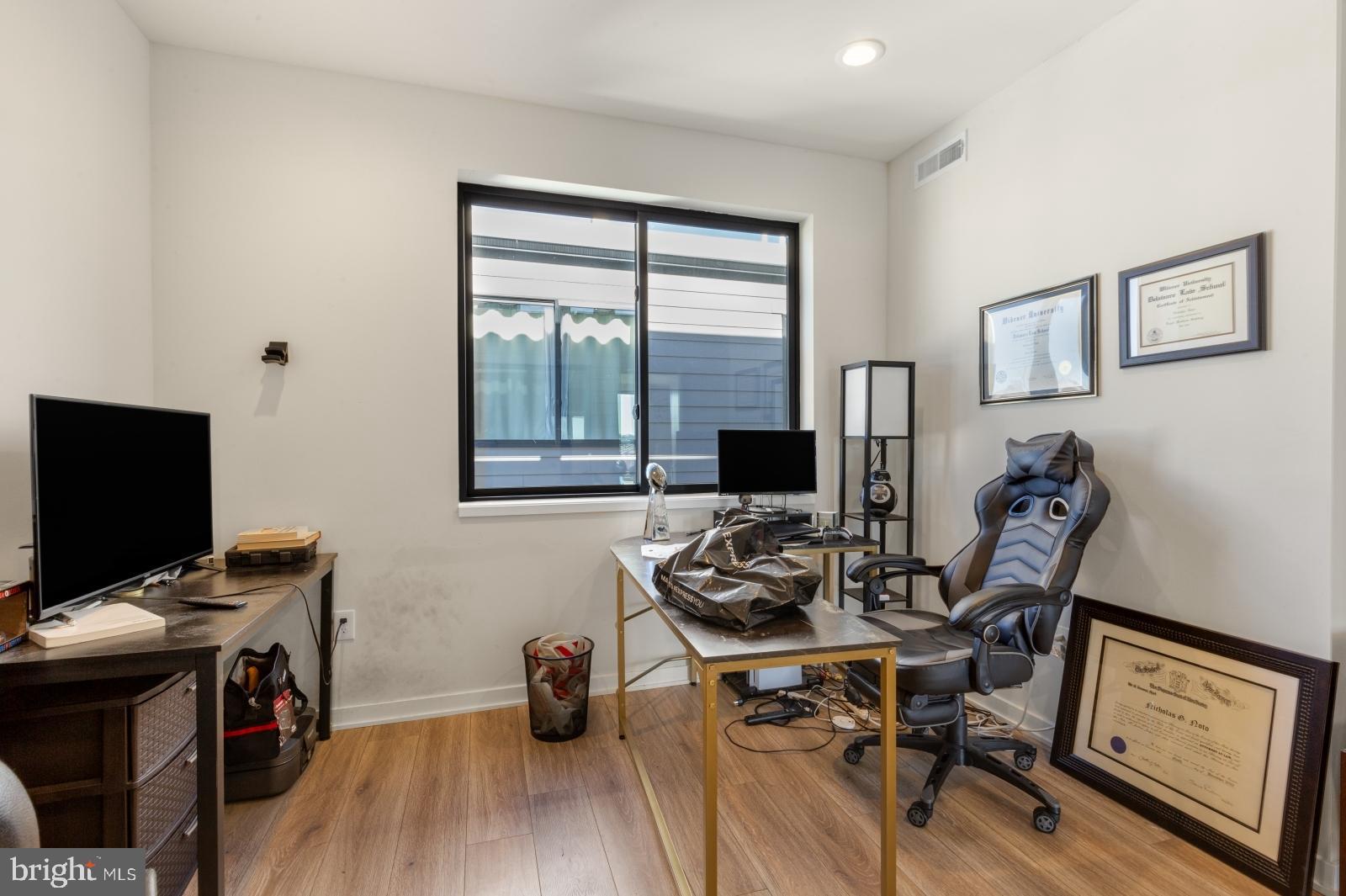 ROXBOROUGH - Residential Lease