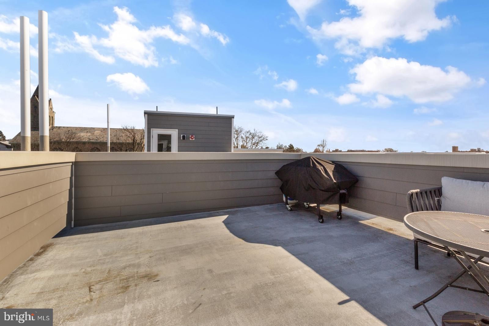 ROXBOROUGH - Residential Lease