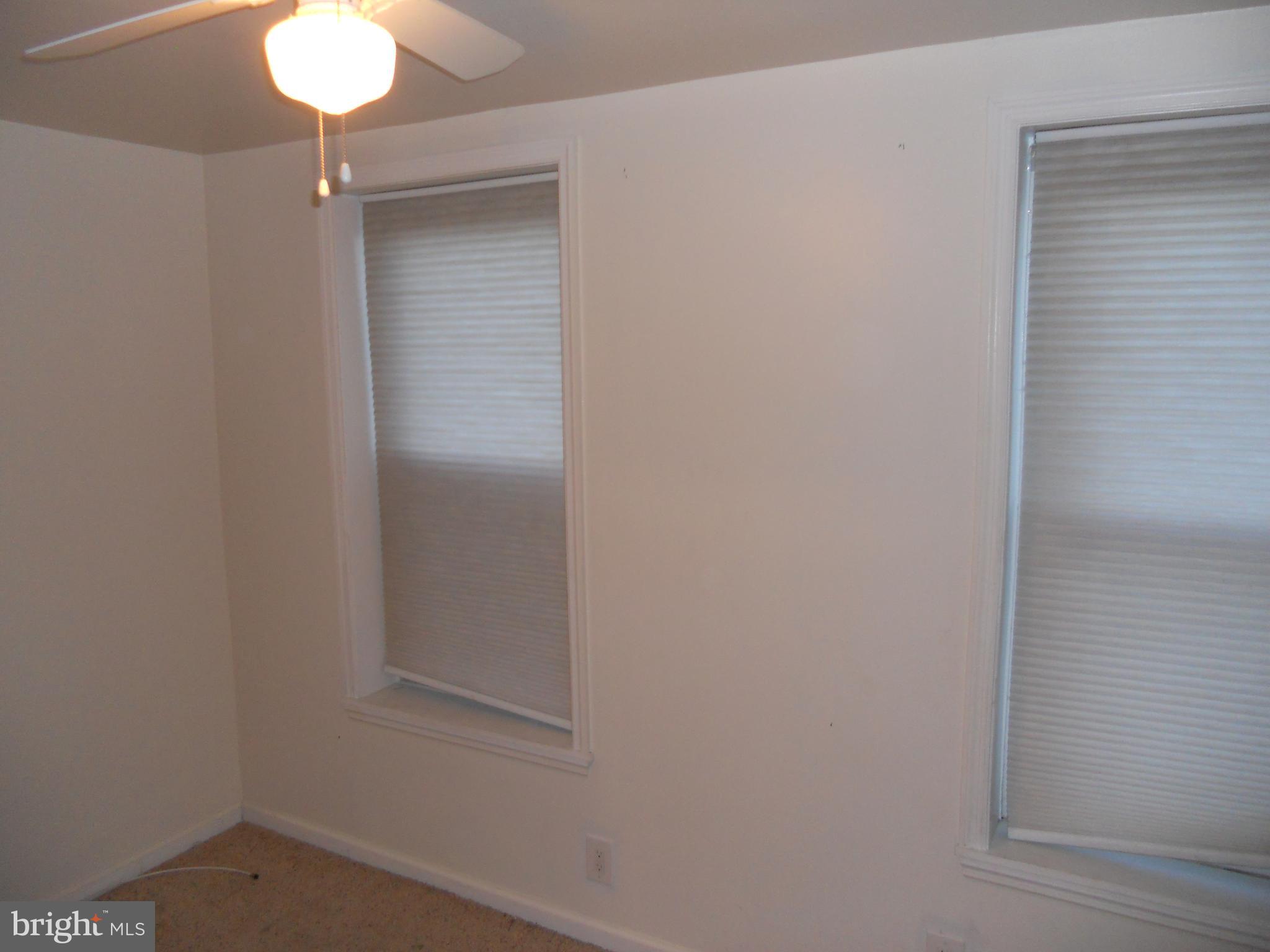 EAST FALLS - Residential Lease