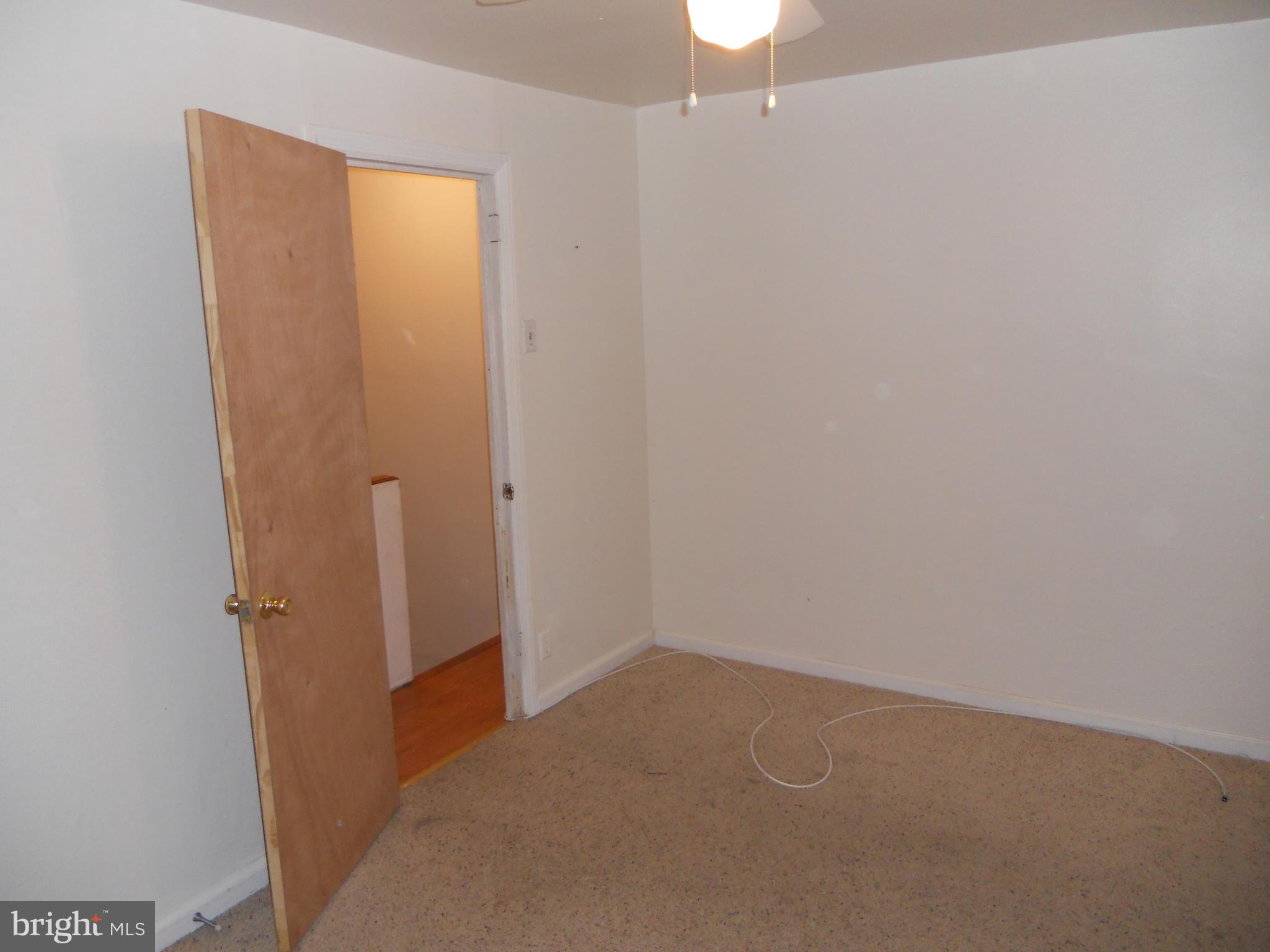 EAST FALLS - Residential Lease