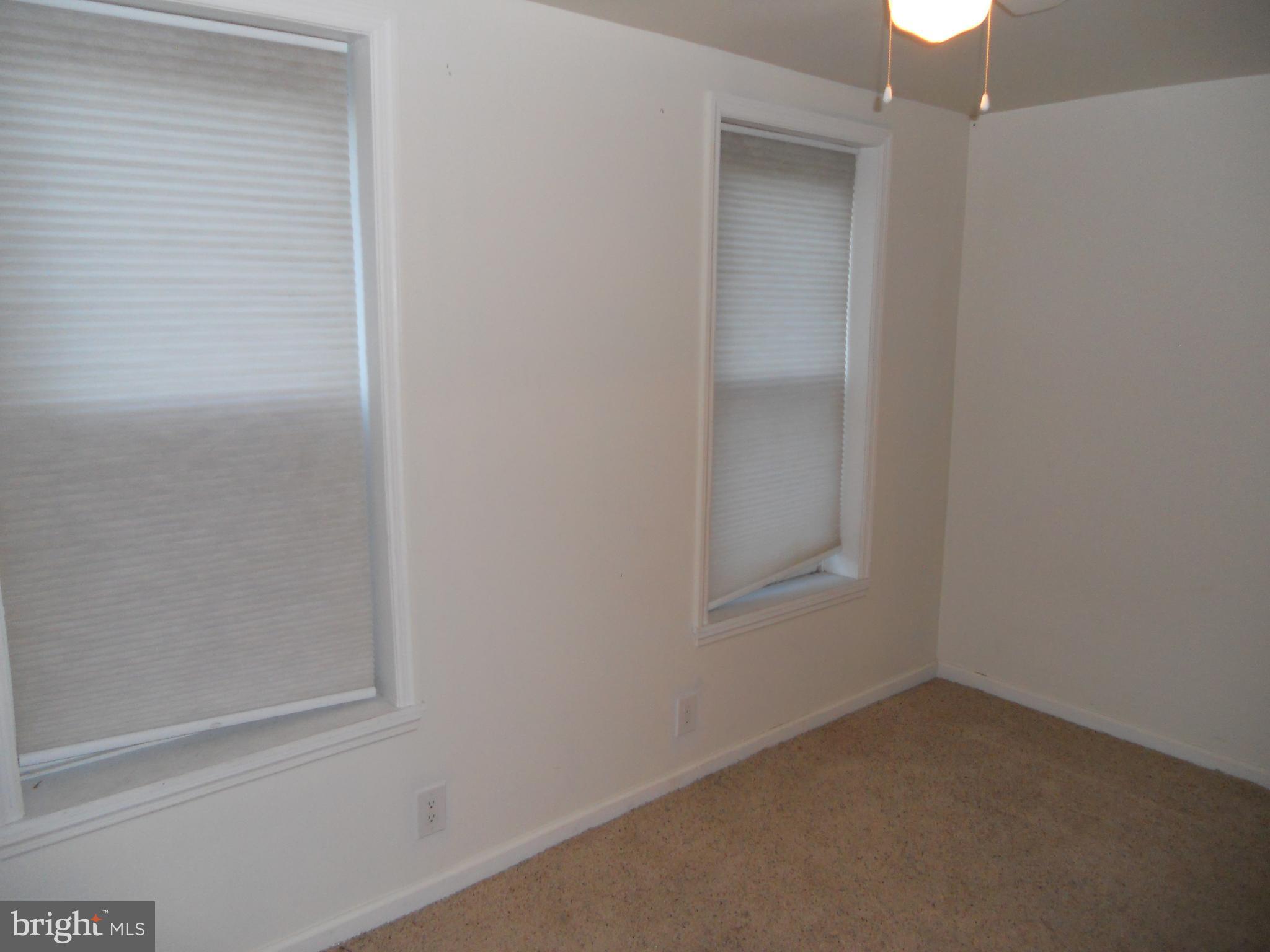 EAST FALLS - Residential Lease