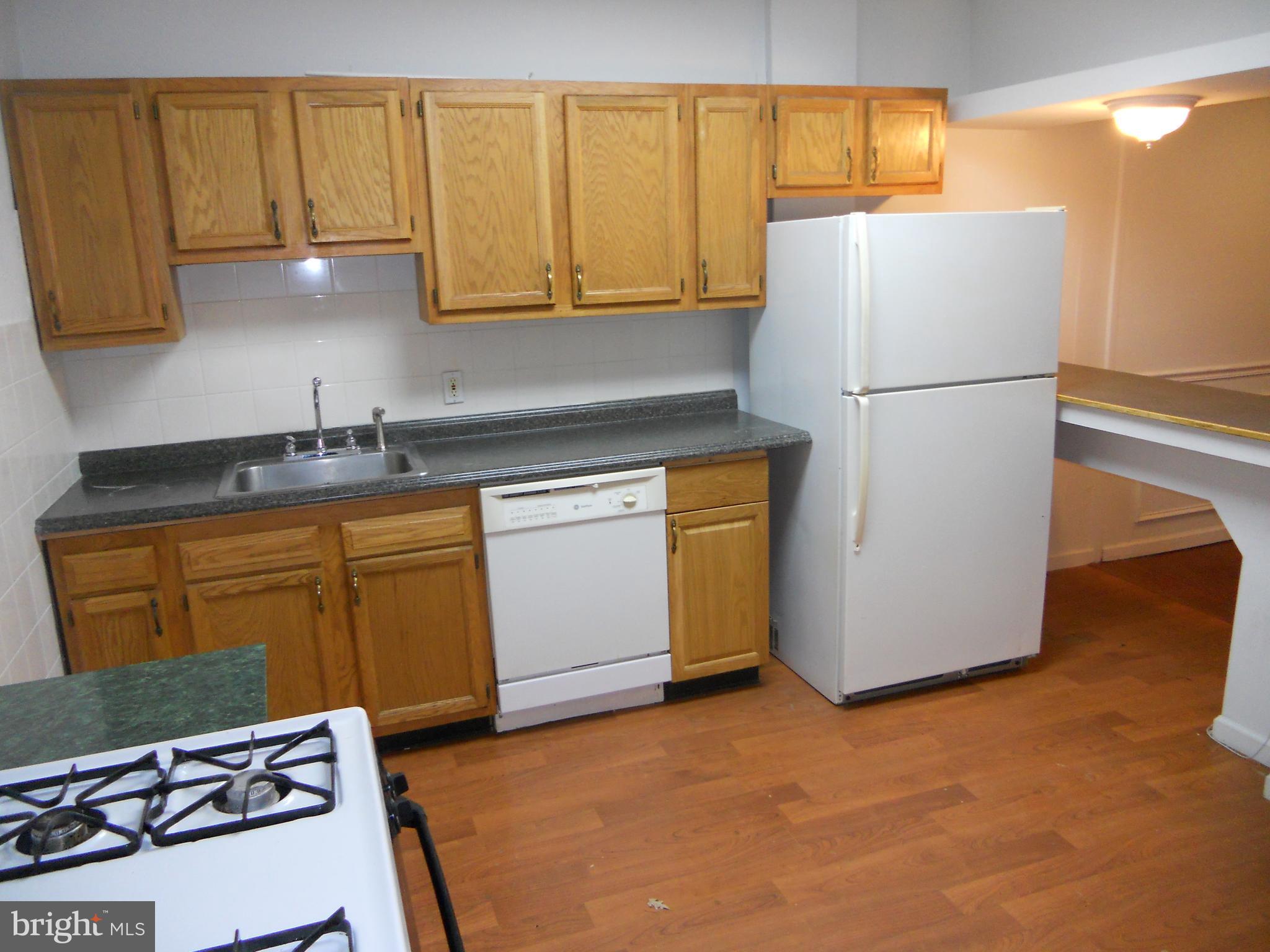 EAST FALLS - Residential Lease