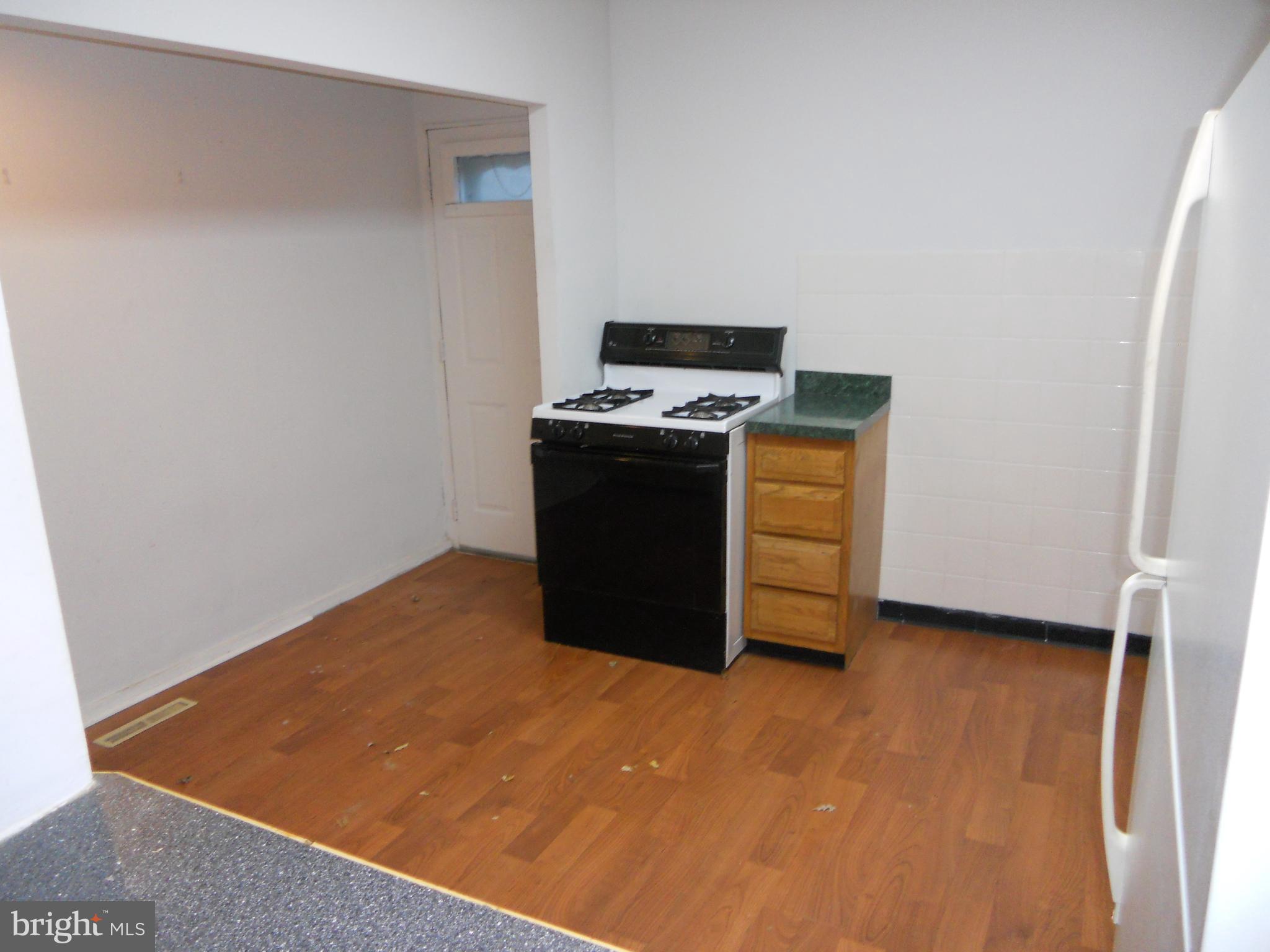 EAST FALLS - Residential Lease