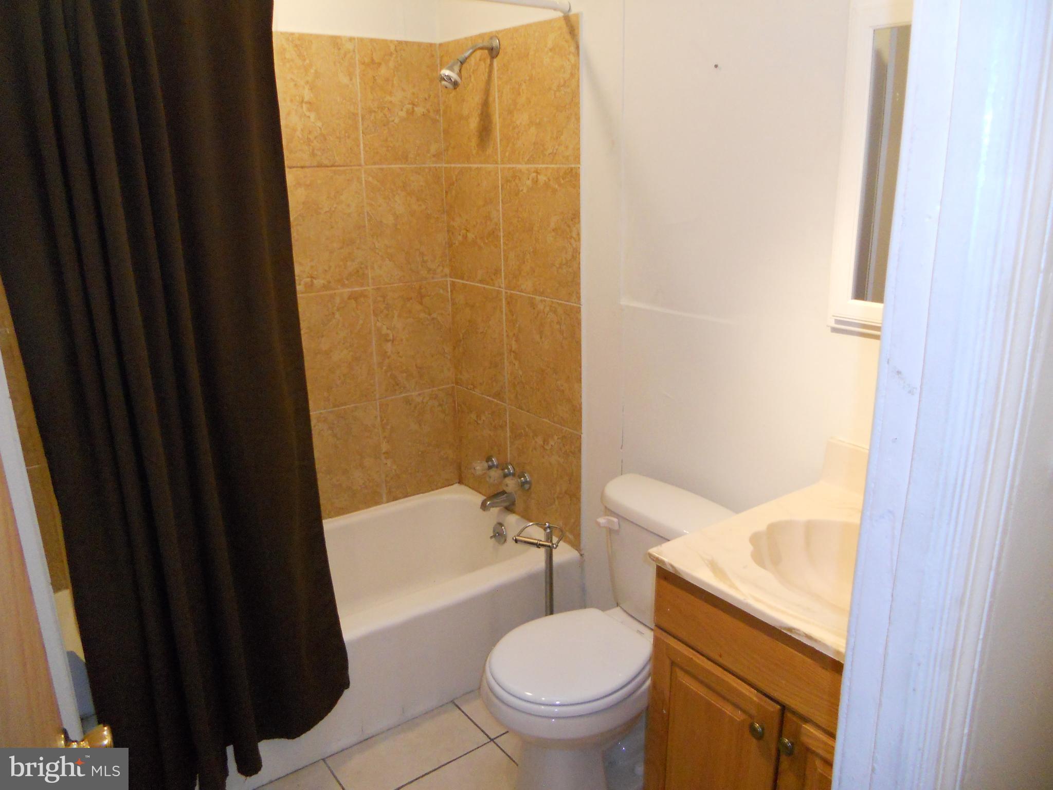 EAST FALLS - Residential Lease