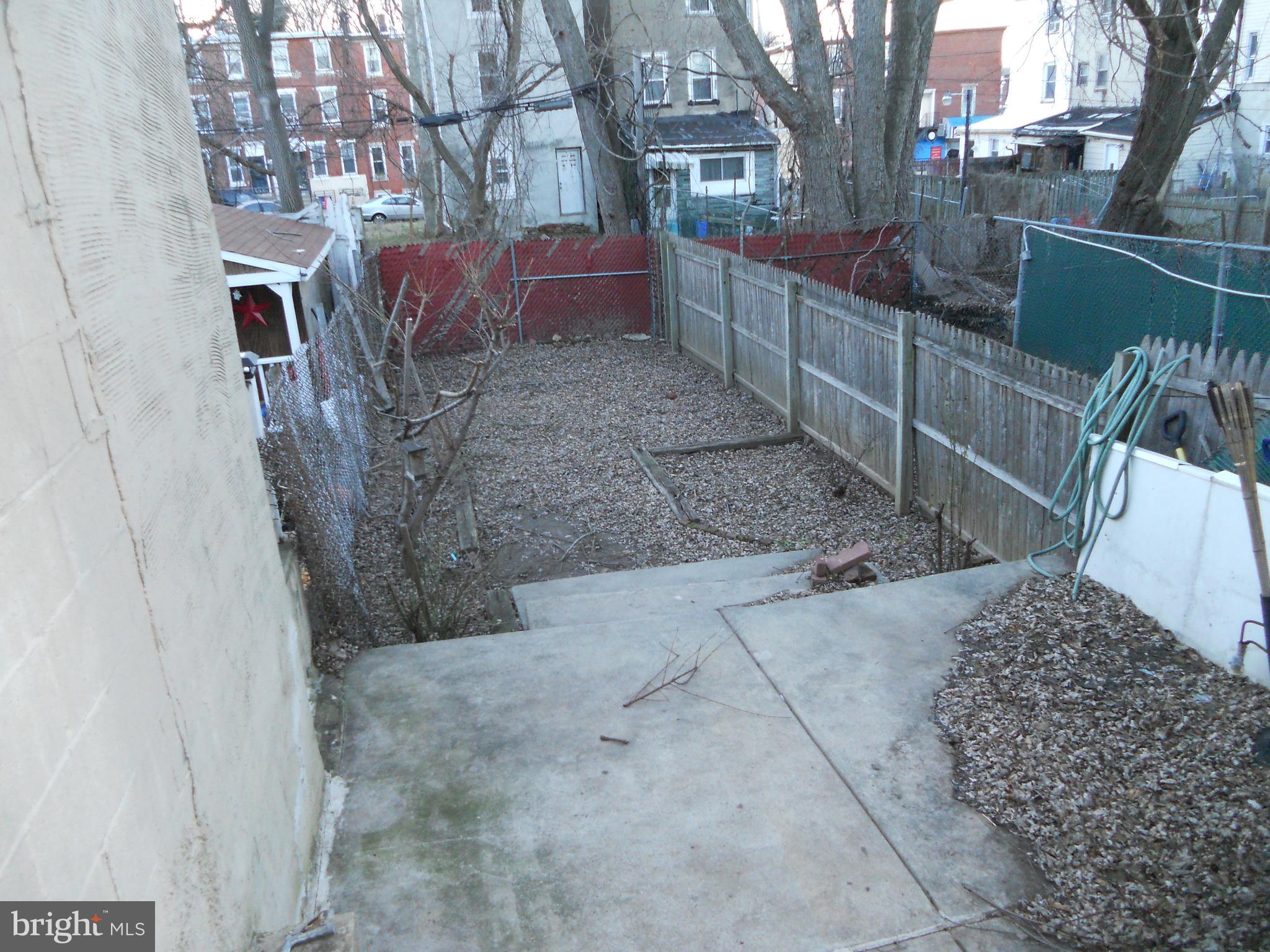 EAST FALLS - Residential Lease