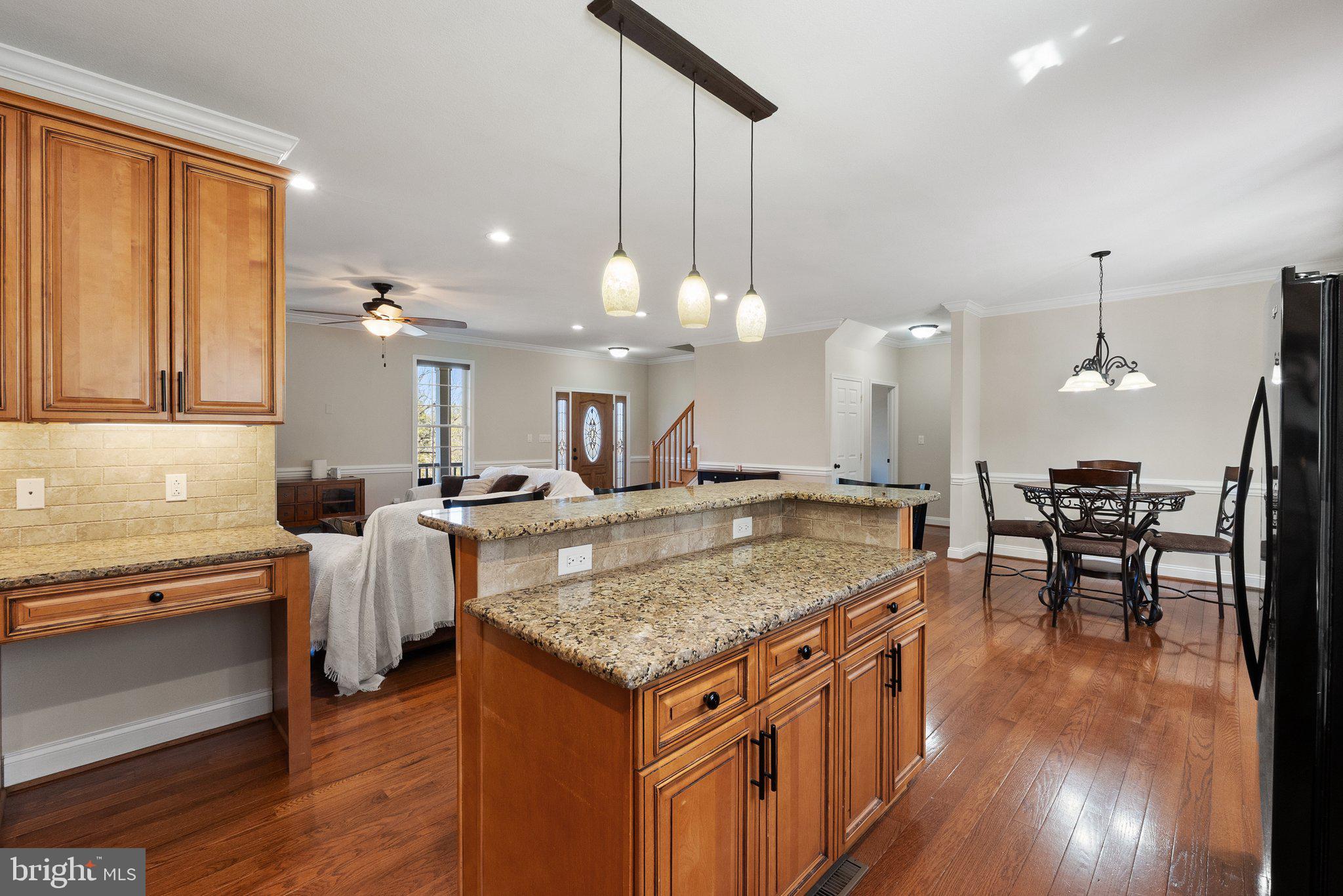 GIBSON BOTTOM - Residential