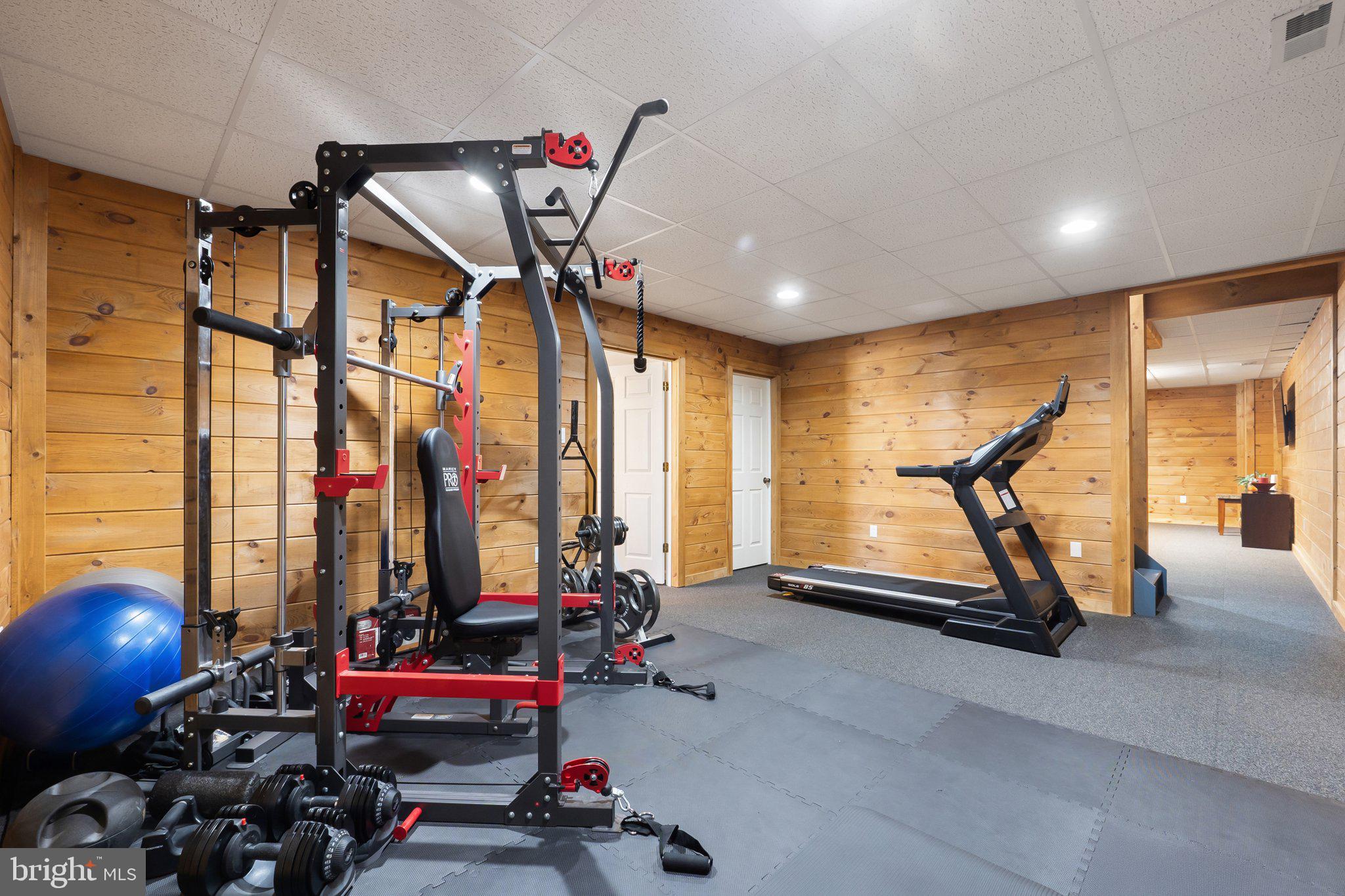 GIBSON BOTTOM - Residential