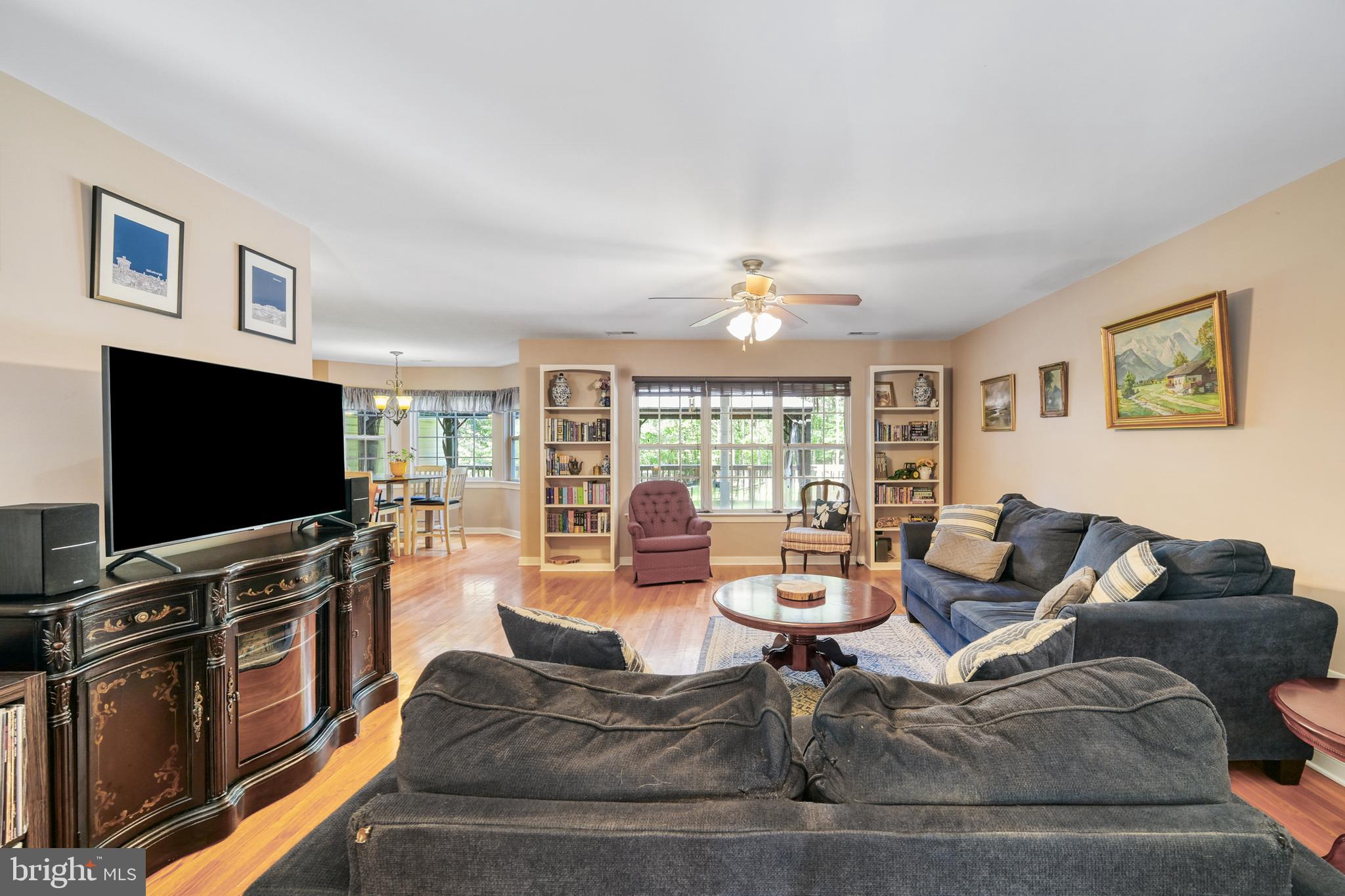 288 RONI LN LANE