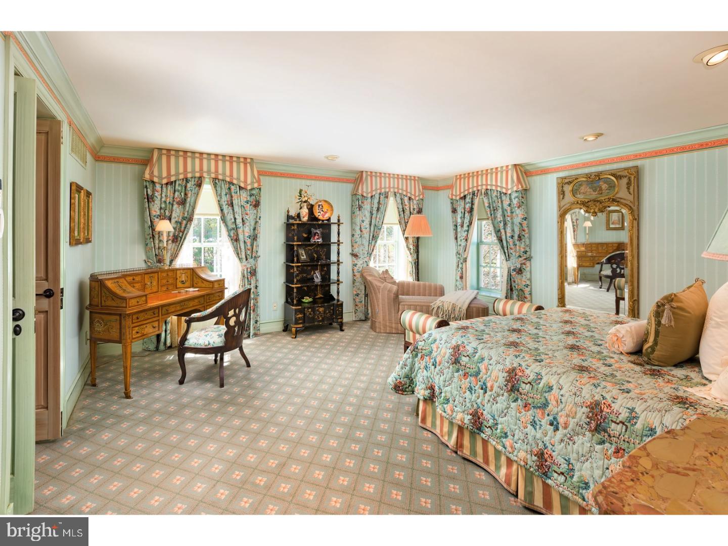 RADNOR HUNT - Residential