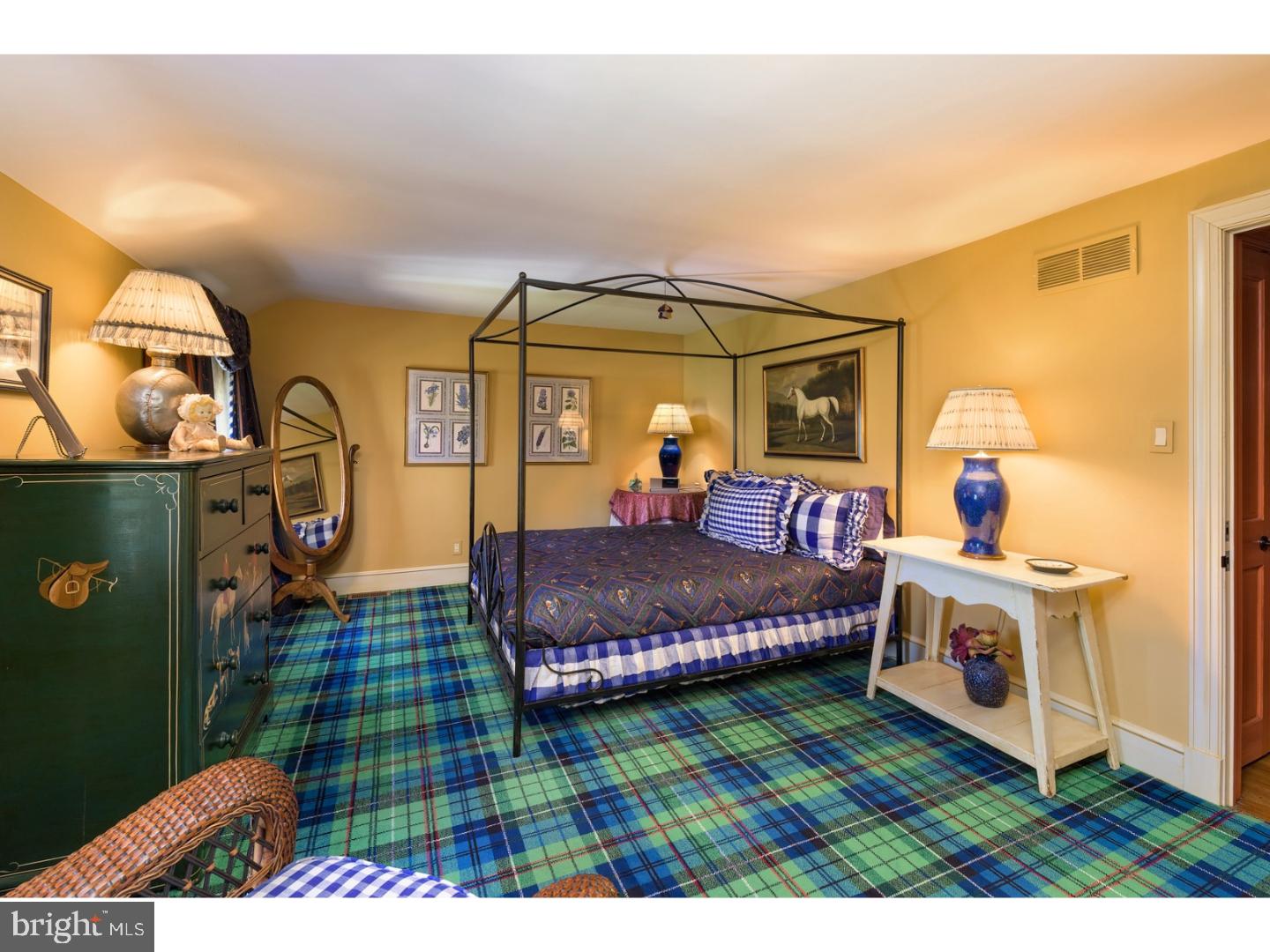 RADNOR HUNT - Residential