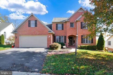 Photo of 938 HILLSIDE AVE, ELIZABETHTOWN, PA 17022 (MLS # PALA2024356)