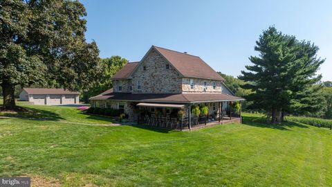 977 SIMMONTOWN ROAD GAP PA 17527