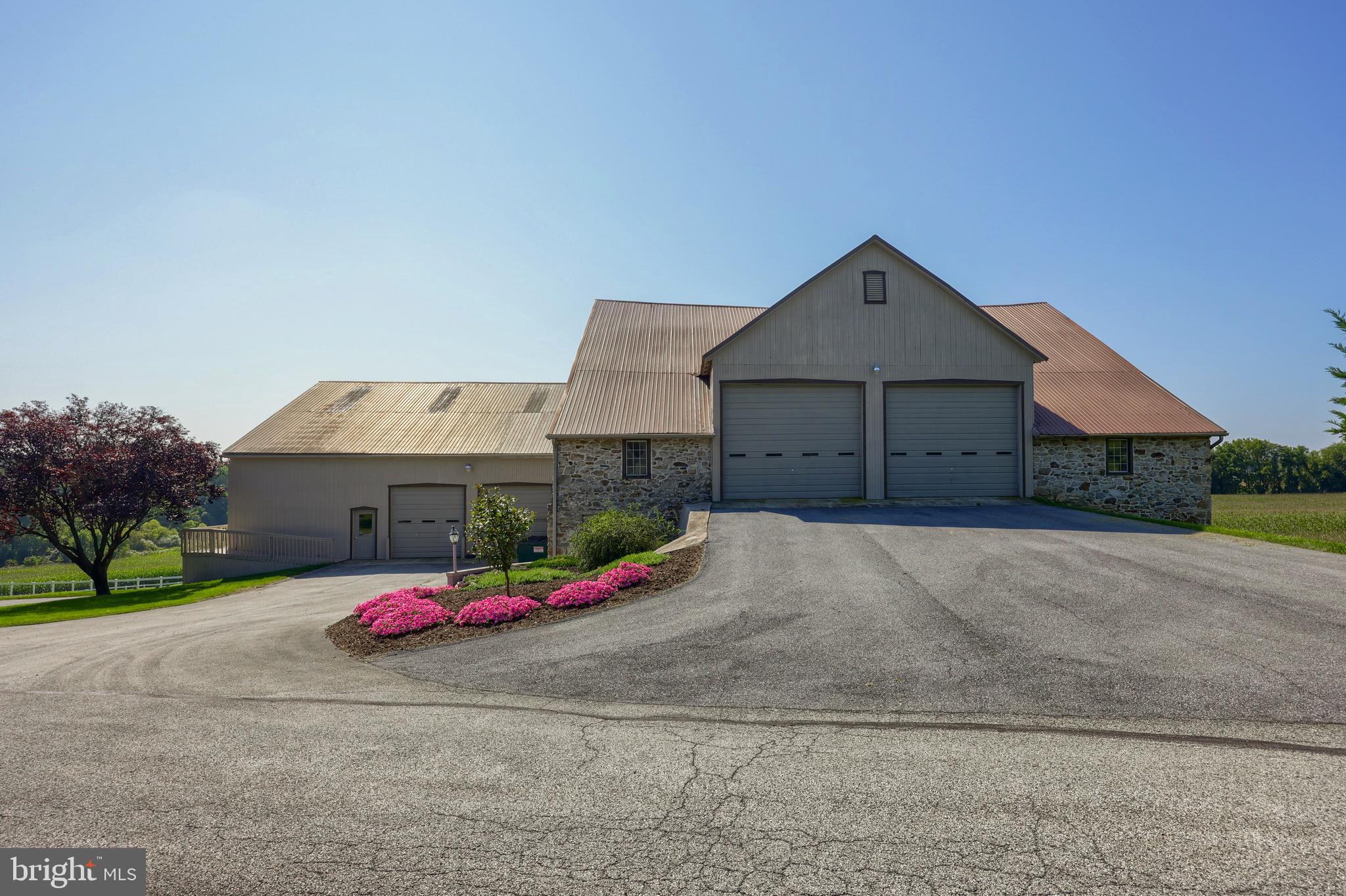 977 SIMMONTOWN ROAD