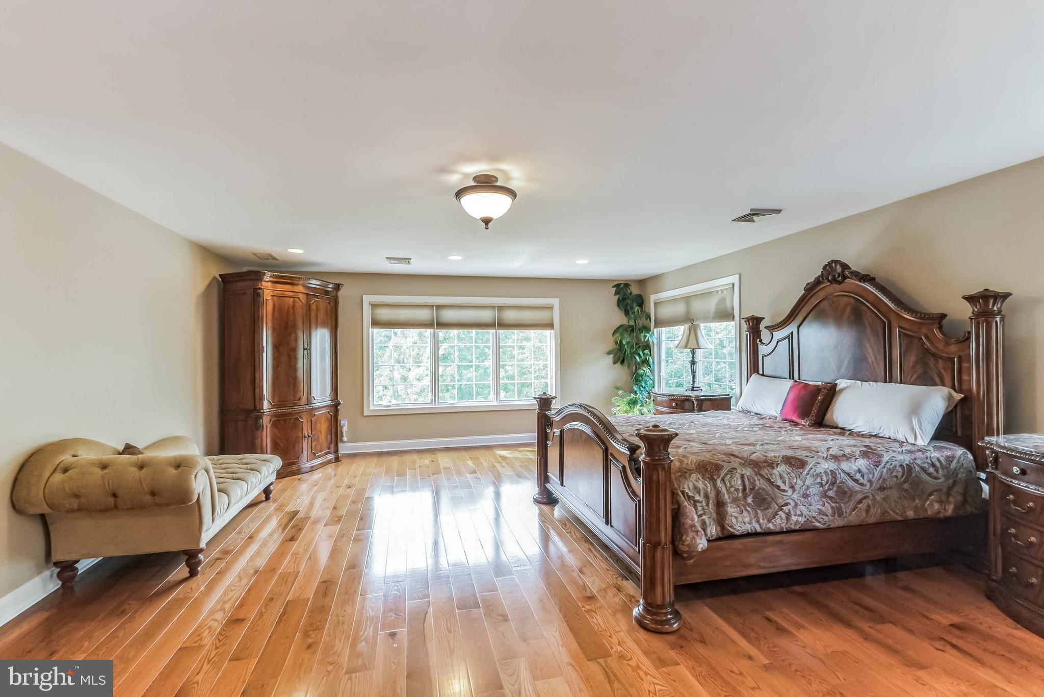 FOULKE MANOR - Residential