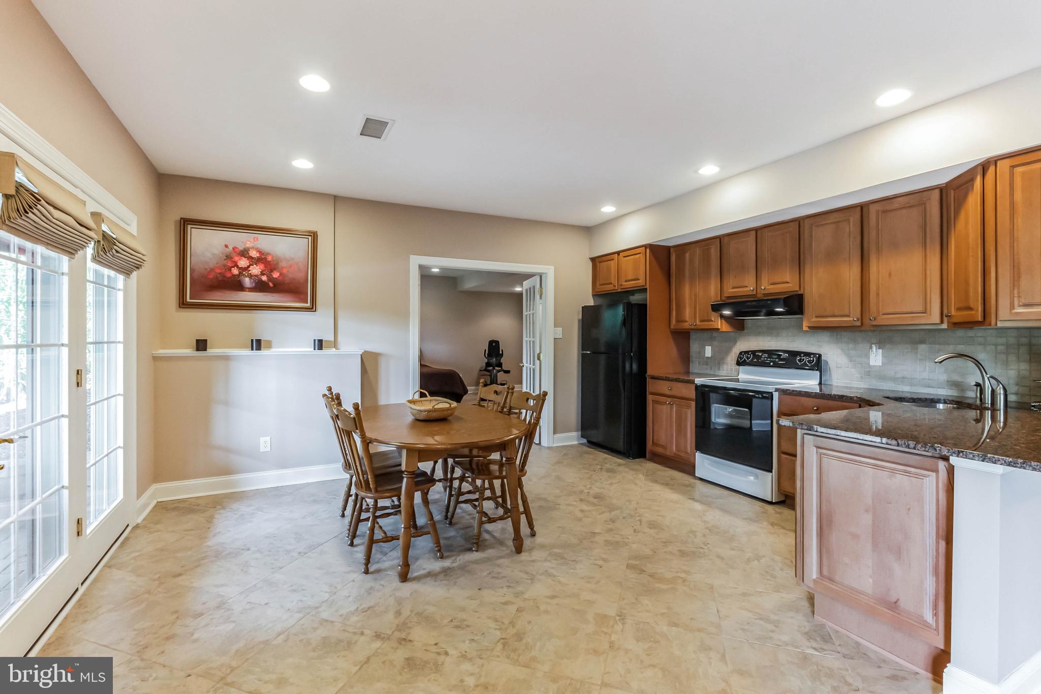 FOULKE MANOR - Residential