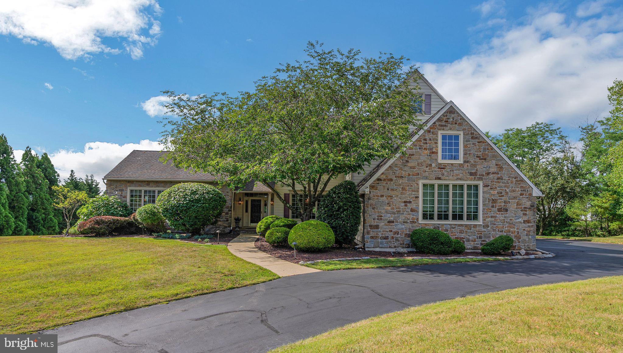 FOULKE MANOR - Residential